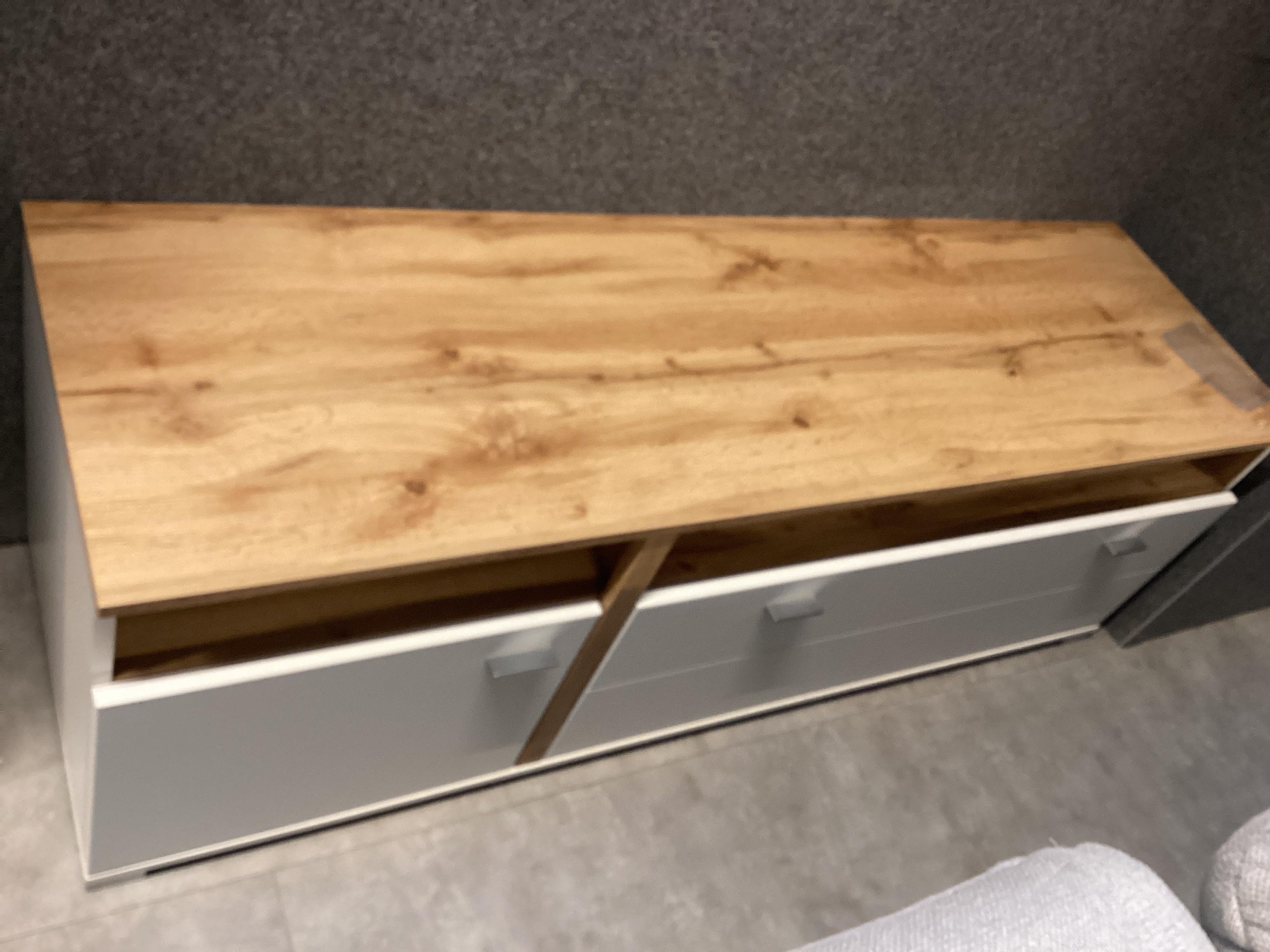 CSEPEL OUTLET TV-ELEM ALAMO