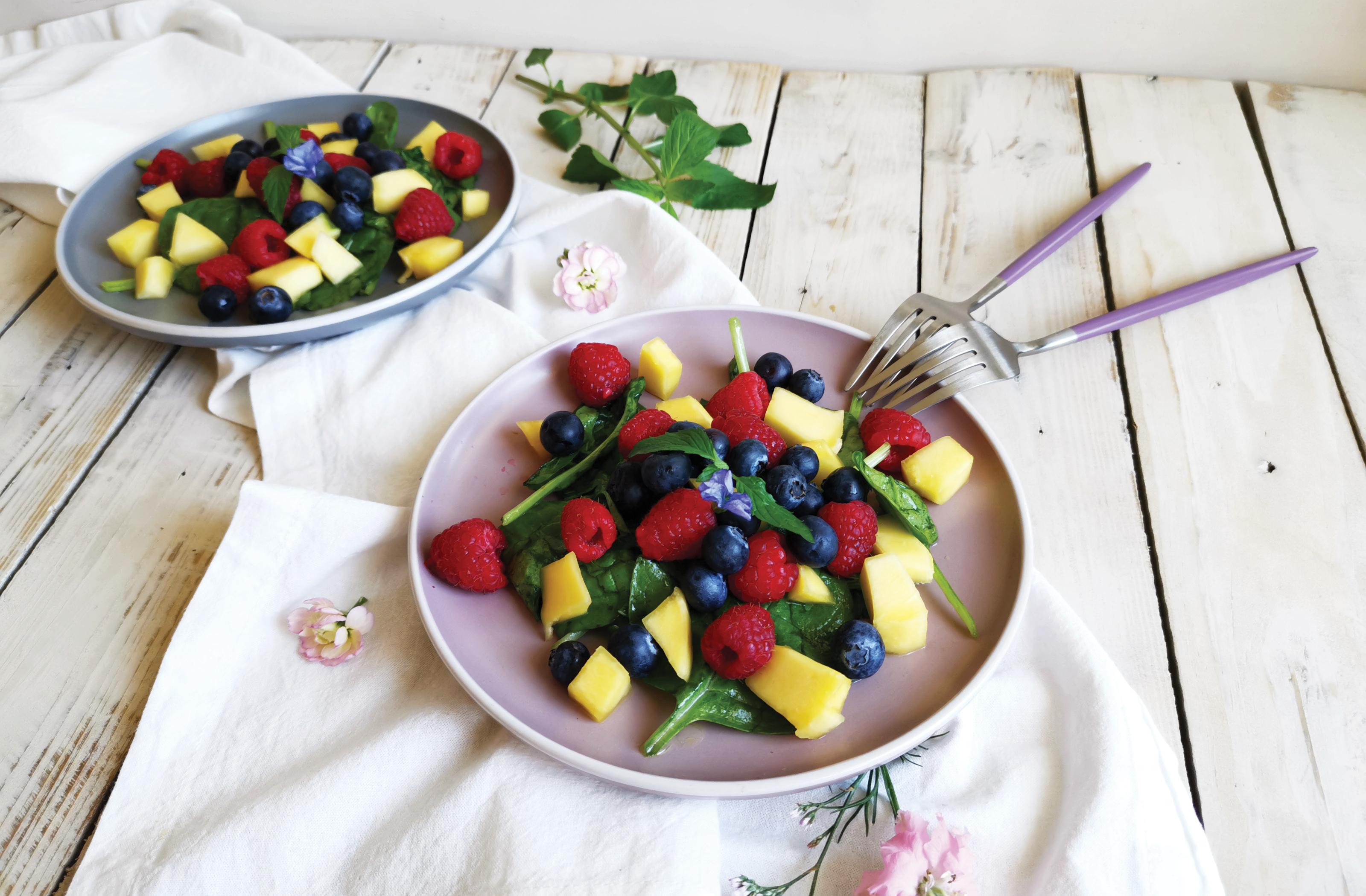 Sałatkę serwujemy na talerz lub do miski