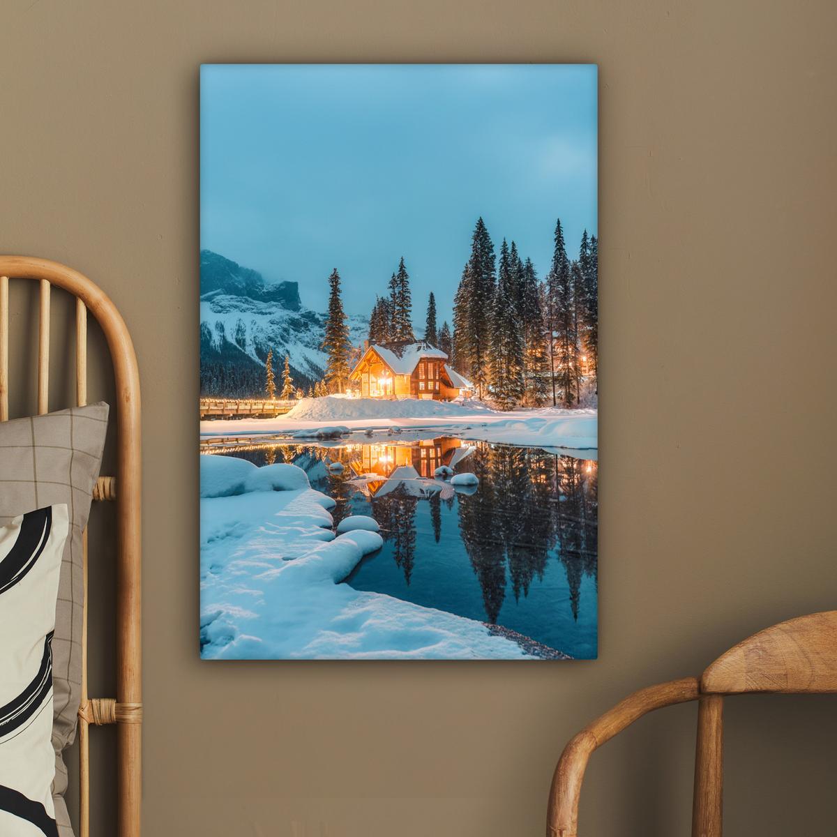 LEINWANDBILD Winterlandschaft - Natur - Haus - Berge - Schnee Wanddeko 40x60 cm - Hellblau, Textil (40/60cm) - MuchoWow