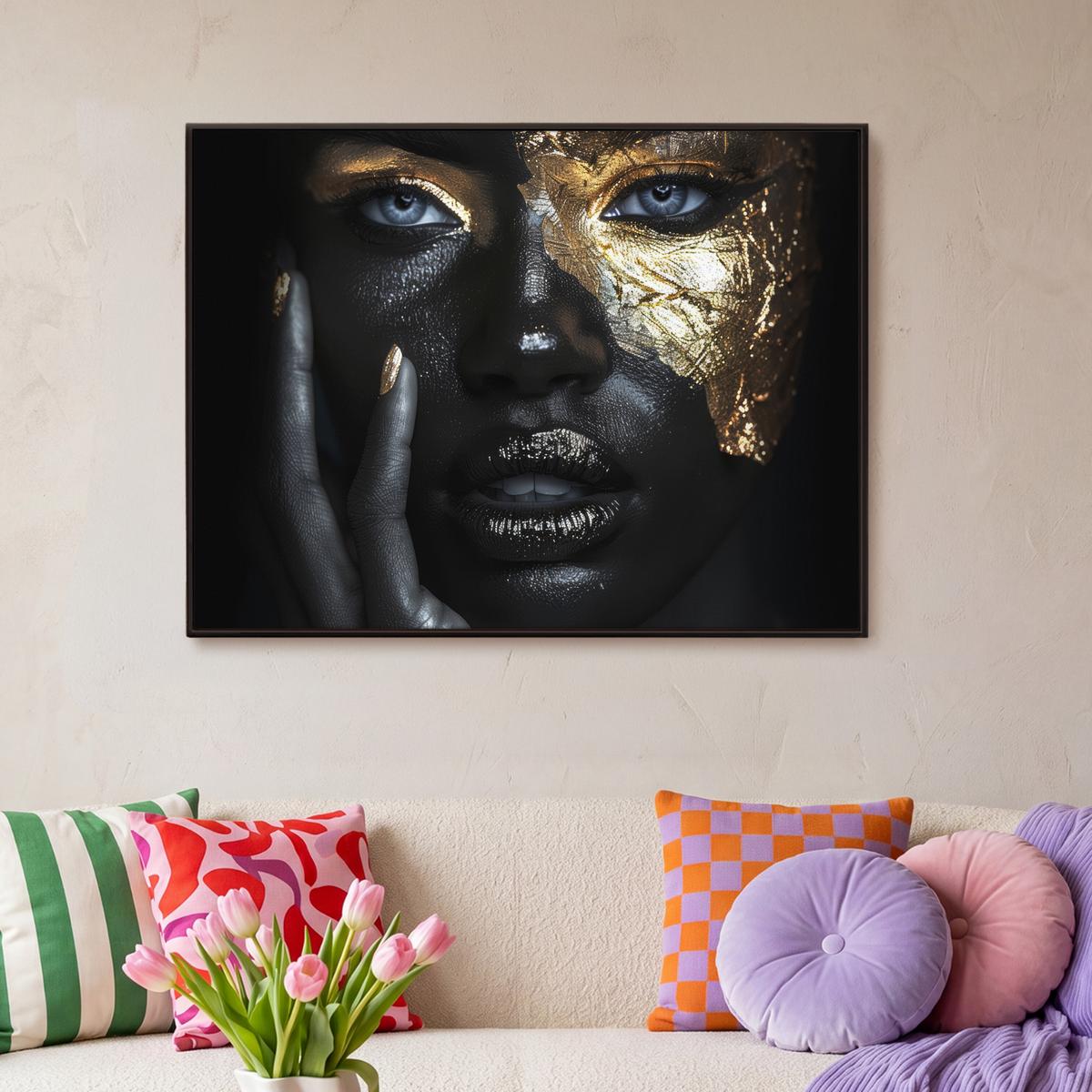 LEINWAND Bilder mit Rahmen - Frau - Gold - Porträt - Schwarz-Weiß - Luxus - 100x70 - Hellblau, Textil (100/70cm) - MuchoWow