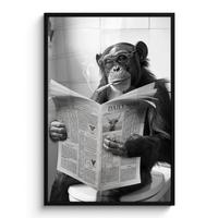 POSTER MIT RAHMEN Affe - WC - Zeitung - Schwarz-Weiß - Humor Bilderleiste 80x120 cm - Hellgrau, Papier (80/120cm) - MuchoWow