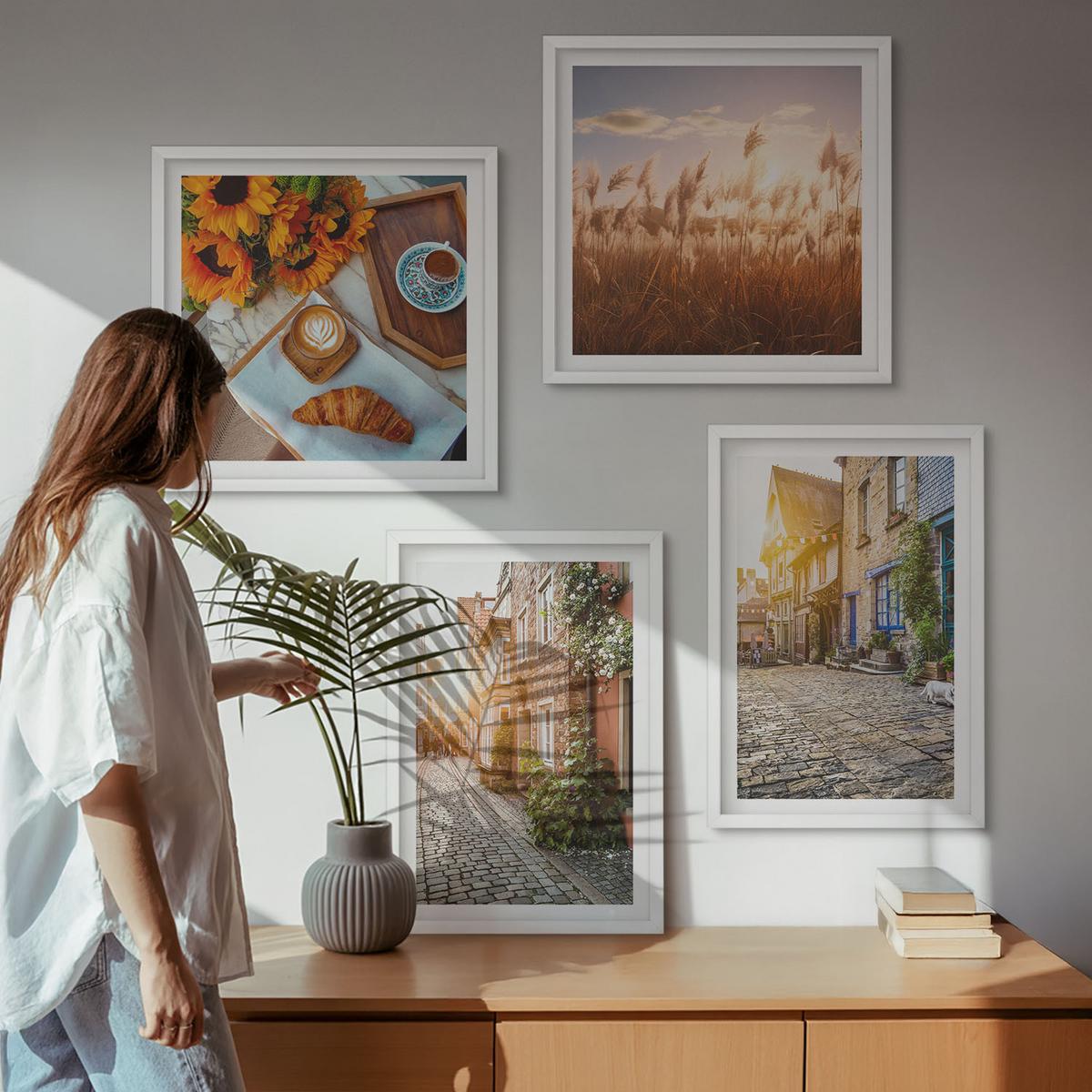BILDER SET 4er Set - 50x50 cm & 40x60 cm Weißer Rahmen - Charmante Straßen mit Kaffee - Weiß, Kunststoff (50/50cm) - TULUP