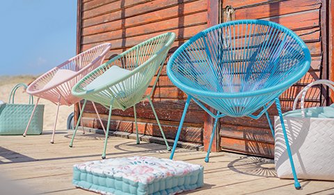 Gartenstühle mit gemütlichen Kunststoffgeflecht in verschiedenen Farben von mömax.