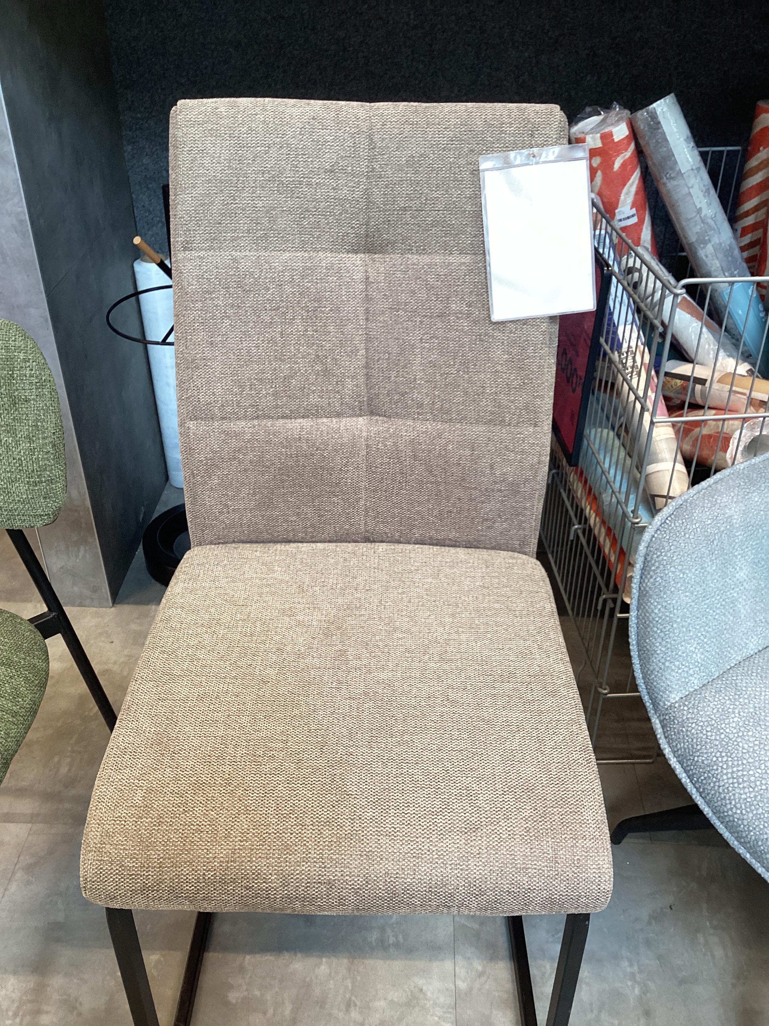 CSEPEL OUTLET SZÁNKÓTALPAS SZÉK COLIEN