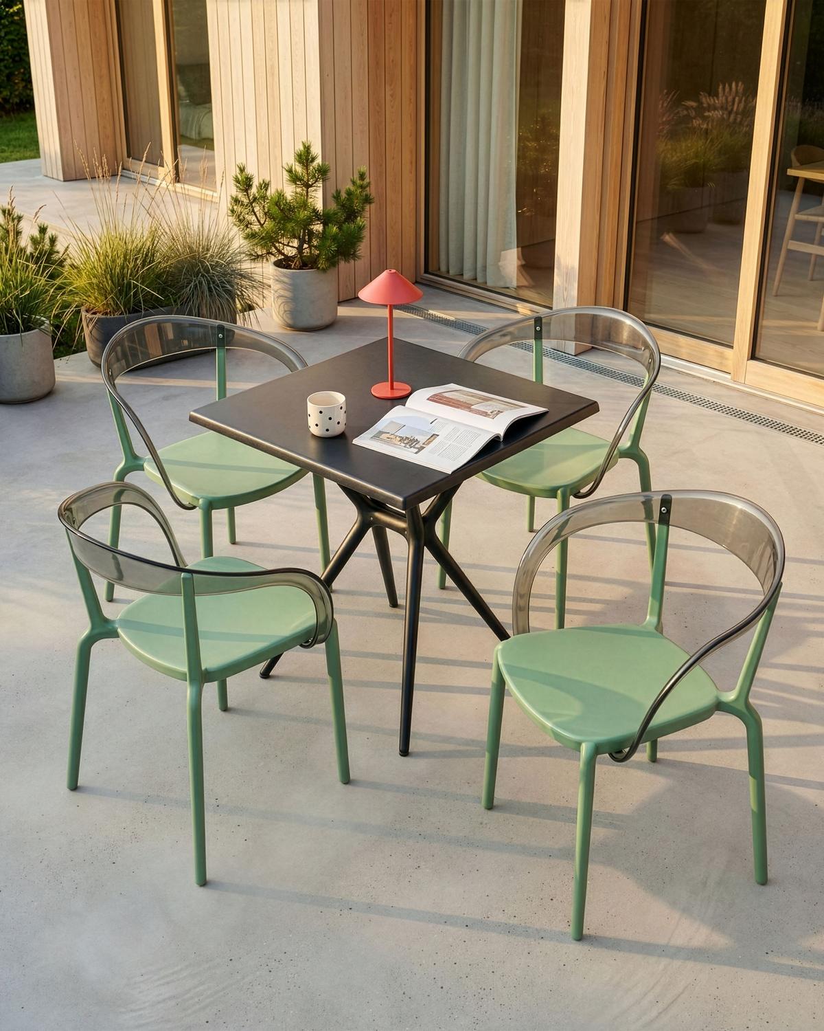 GARTENSTUHL 4er-Set stapelbar Grün Malevizi - Grün, Kunststoff (45/77/45cm) - Beliani