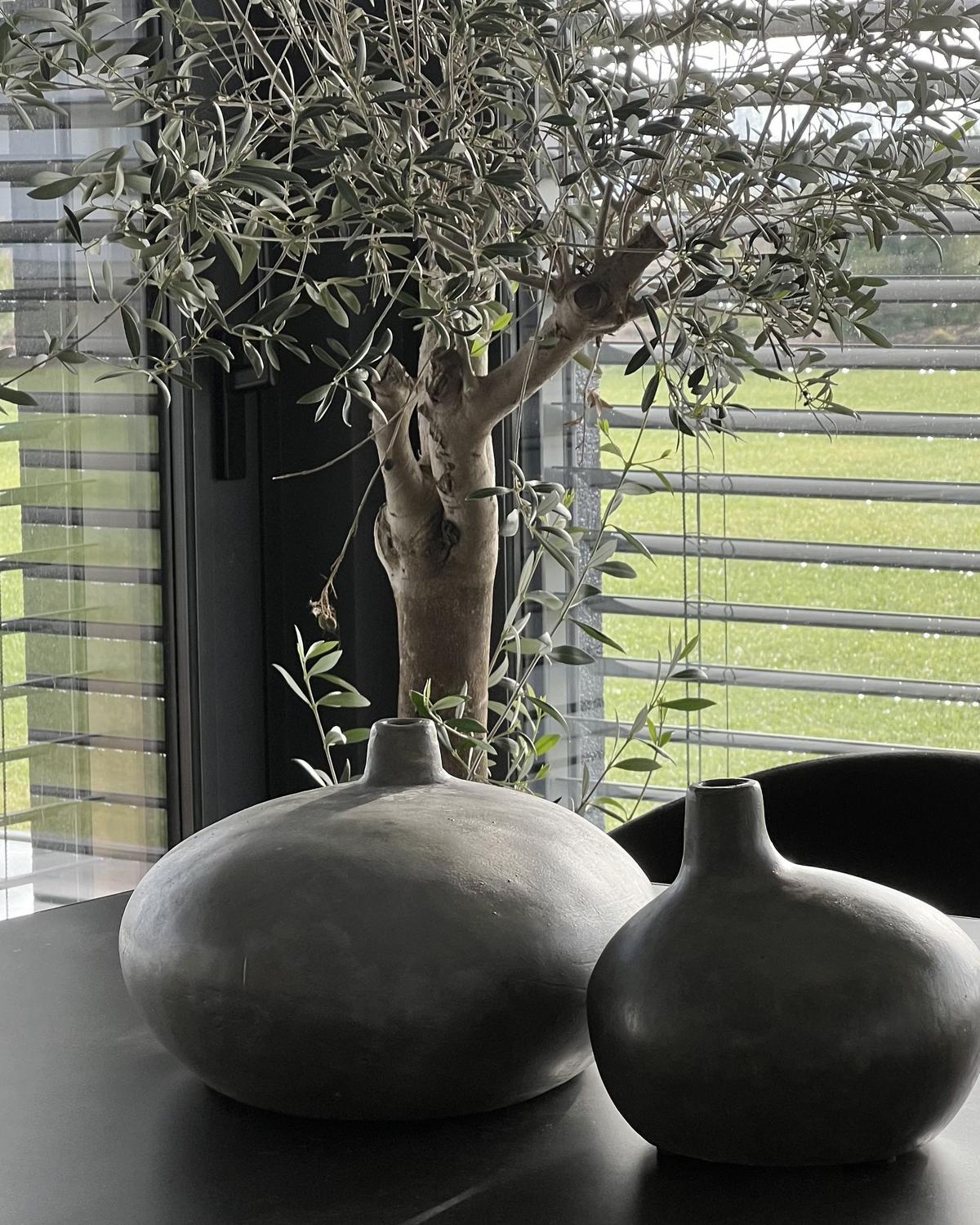 DEKOVASE Terrakotta grau Klang - Grau, Stein (18cm) - Beliani
