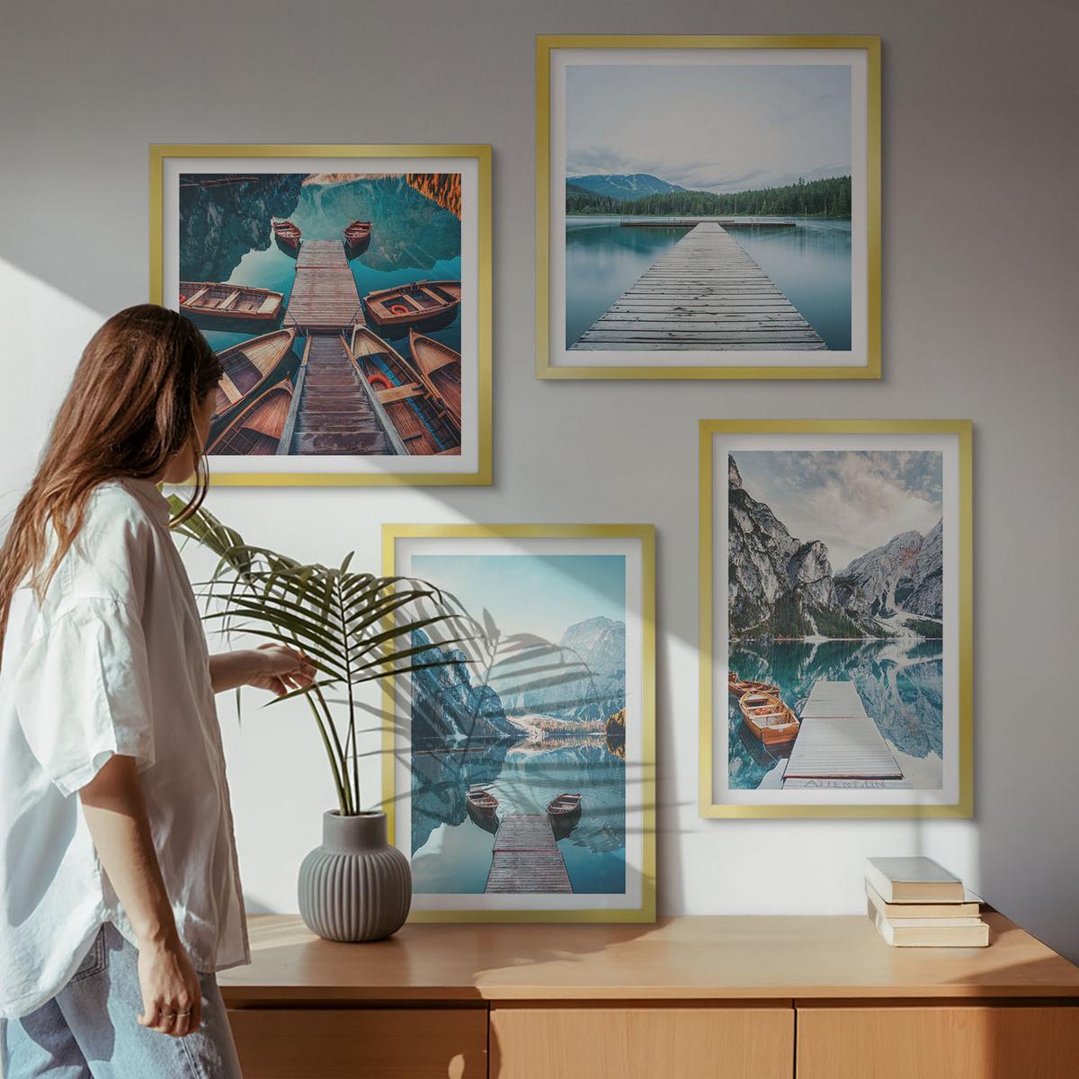 BILDER SET 4er Set - 50x50 cm & 40x60 cm Goldrahmen - Holzstege am See, Boote - Goldfarben, Kunststoff (50/50cm) - TULUP