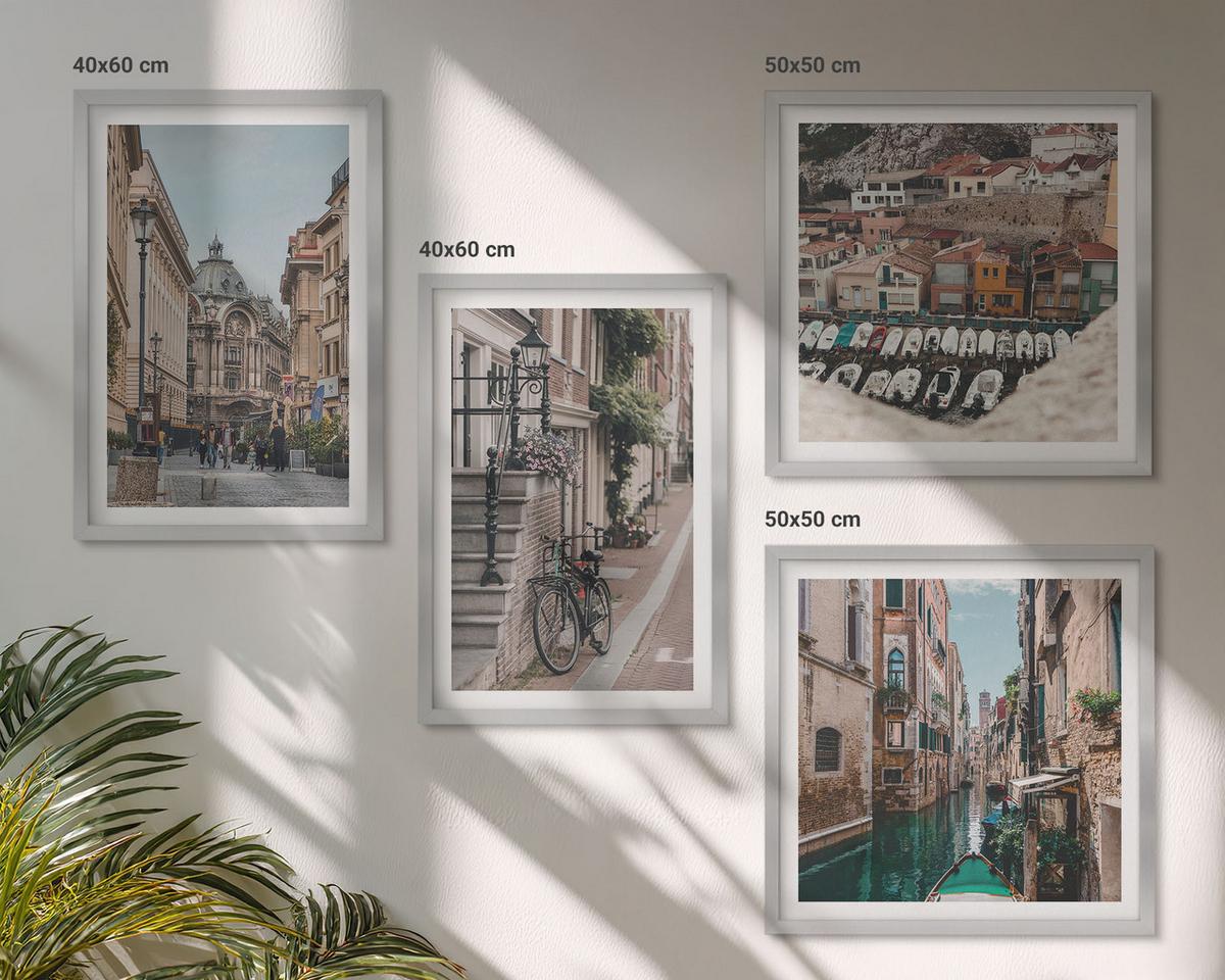 BILDER SET 4er Set - 50x50 cm & 40x60 cm Silberner Rahmen - Die charmanten Straßen der Hafenstädte - Silberfarben, Kunststoff (50/50cm) - TULUP