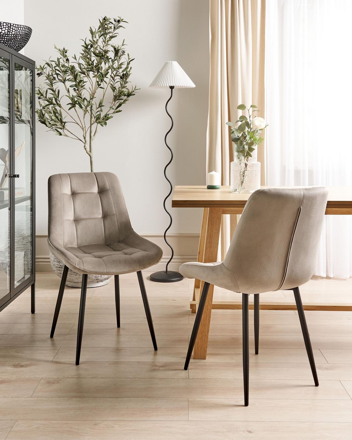 ESSZIMMERSTUHL 2er-Set Samtstoff taupe Melrose - Beige/Schwarz, Textil (55/85/61cm) - Beliani