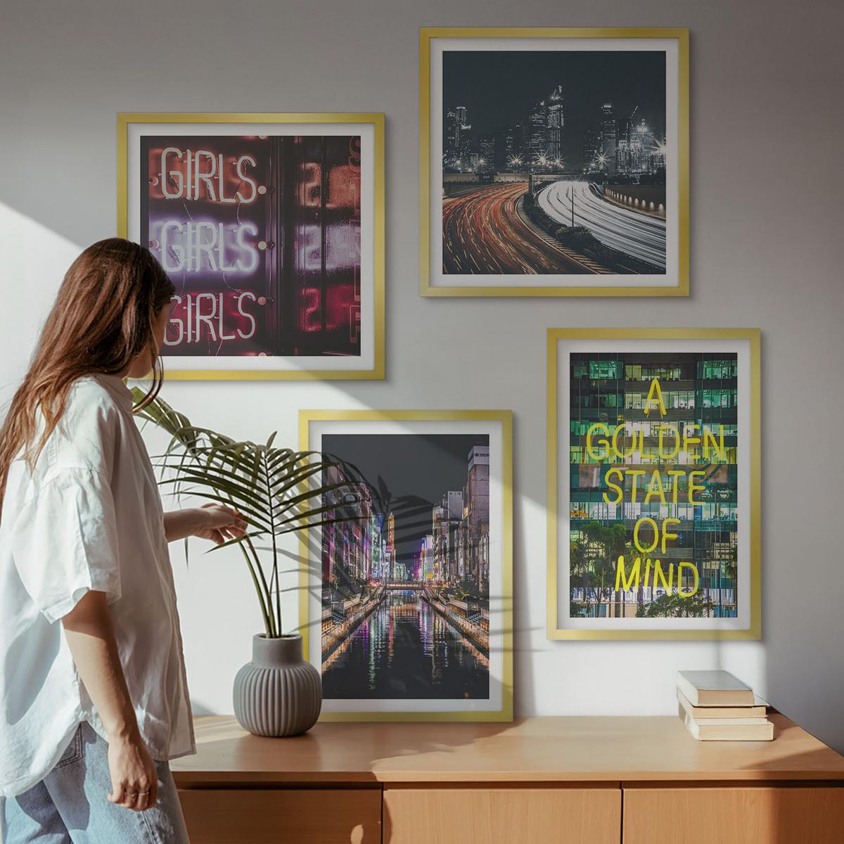 BILDER SET 4er Set - 50x50 cm & 40x60 cm Goldrahmen - Neonreklamen in der Stadt bei Nacht - Goldfarben, Kunststoff (50/50cm) - TULUP