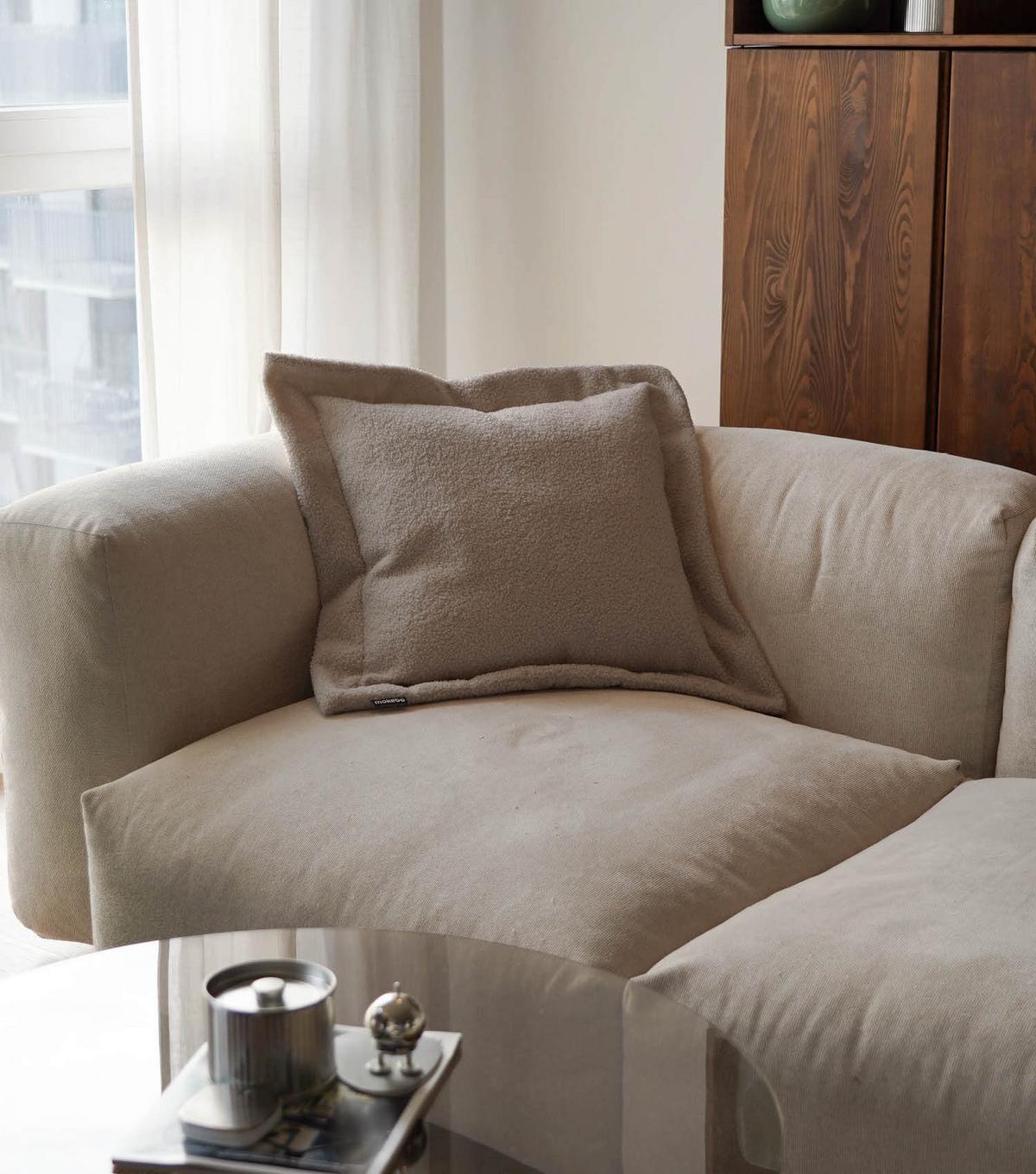 SOFAKISSEN Laze - Braun, Textil (70/8cm) - Mokebo
