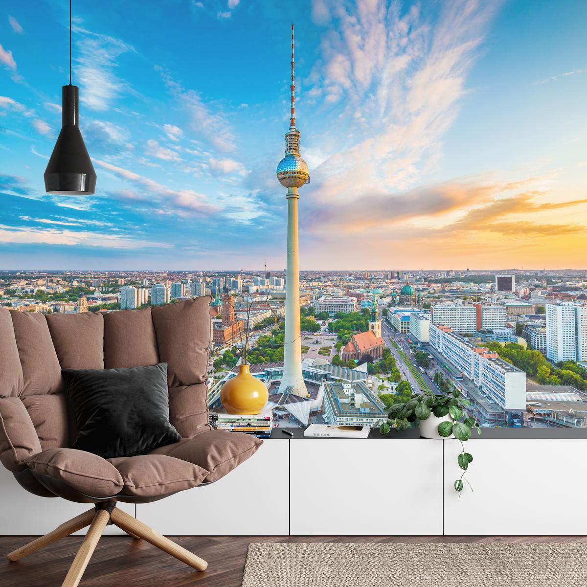 FOTOTAPETE für Wohnzimmer Fernsehturm Berlin Stadt Wolkenkratzer 150x105 - Beige/Orange, Papier (150/105cm) - Muralo