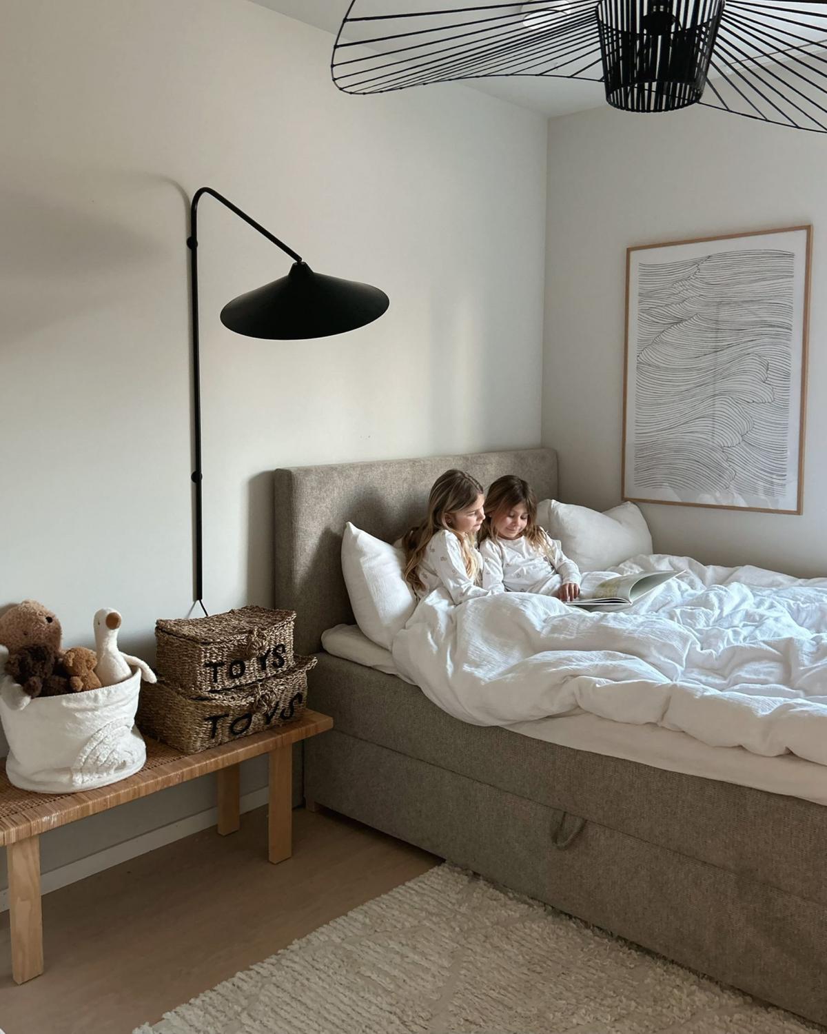 BOXSPRINGBETT mit Stauraum 140/200 cm Stoff Taupe Major - Taupe, Textil (140/200cm) - Beliani