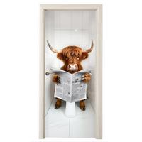TÜRAUFKLEBER Scottish Highlander - Zeitung - WC - Tier 90x215 cm - Türtapete - Weiß, Kunststoff (90/0.1cm) - MuchoWow