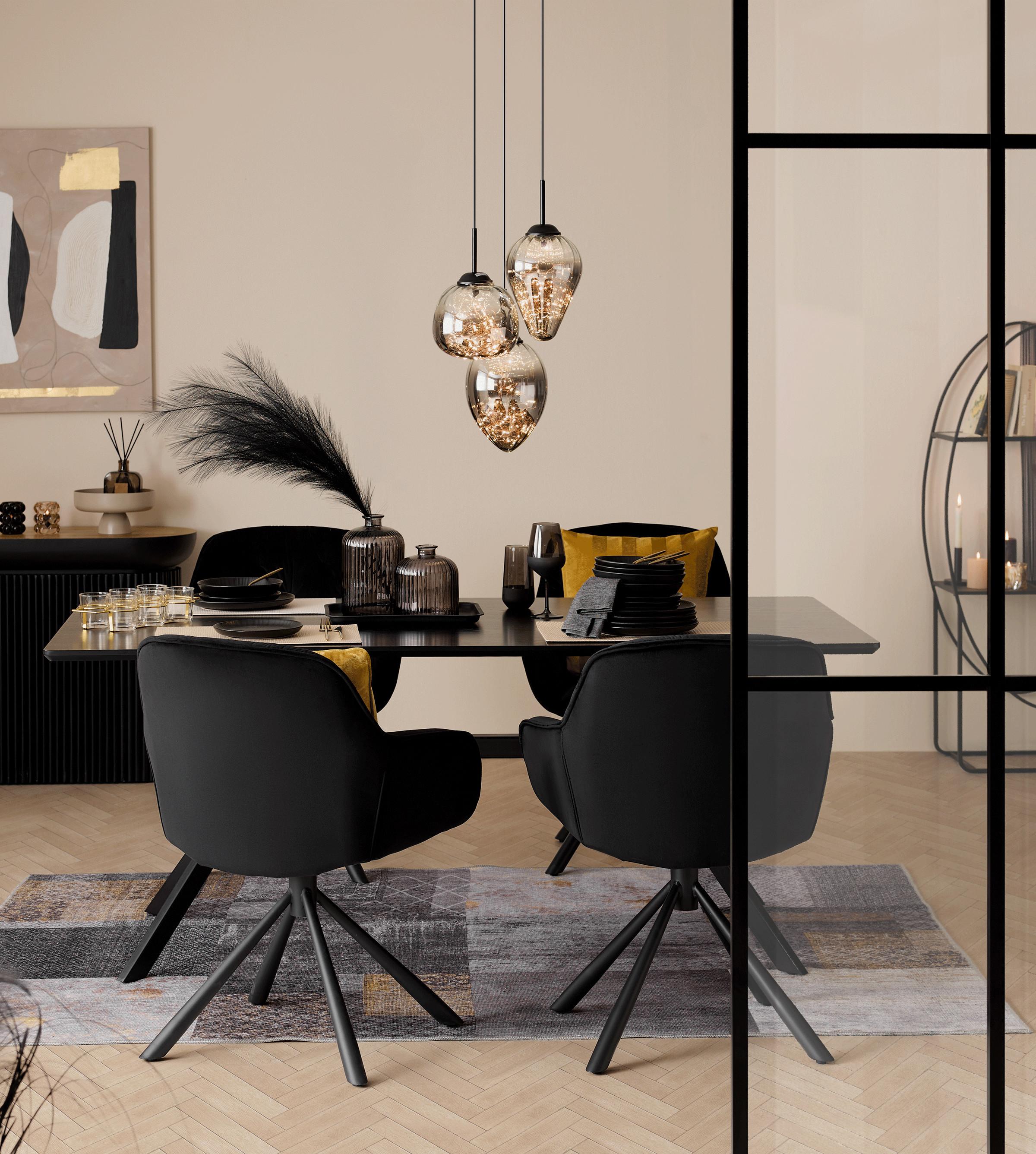 Golden Dining Moments