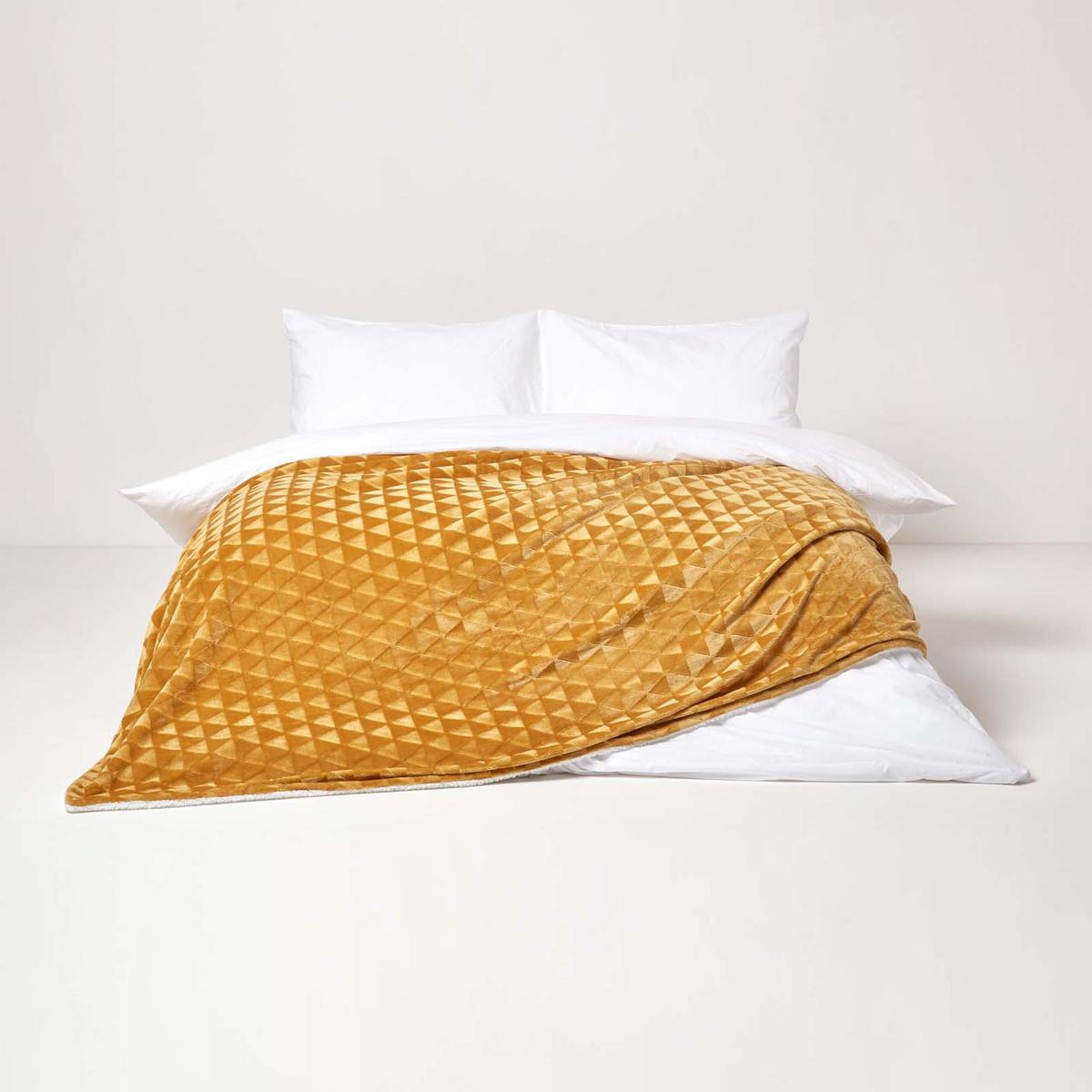 KUSCHELDECKE Sherpa 160/200 cm, Samtdecke mit Dreieckmuster - Dunkelgelb, Textil (160/200cm) - Homescapes