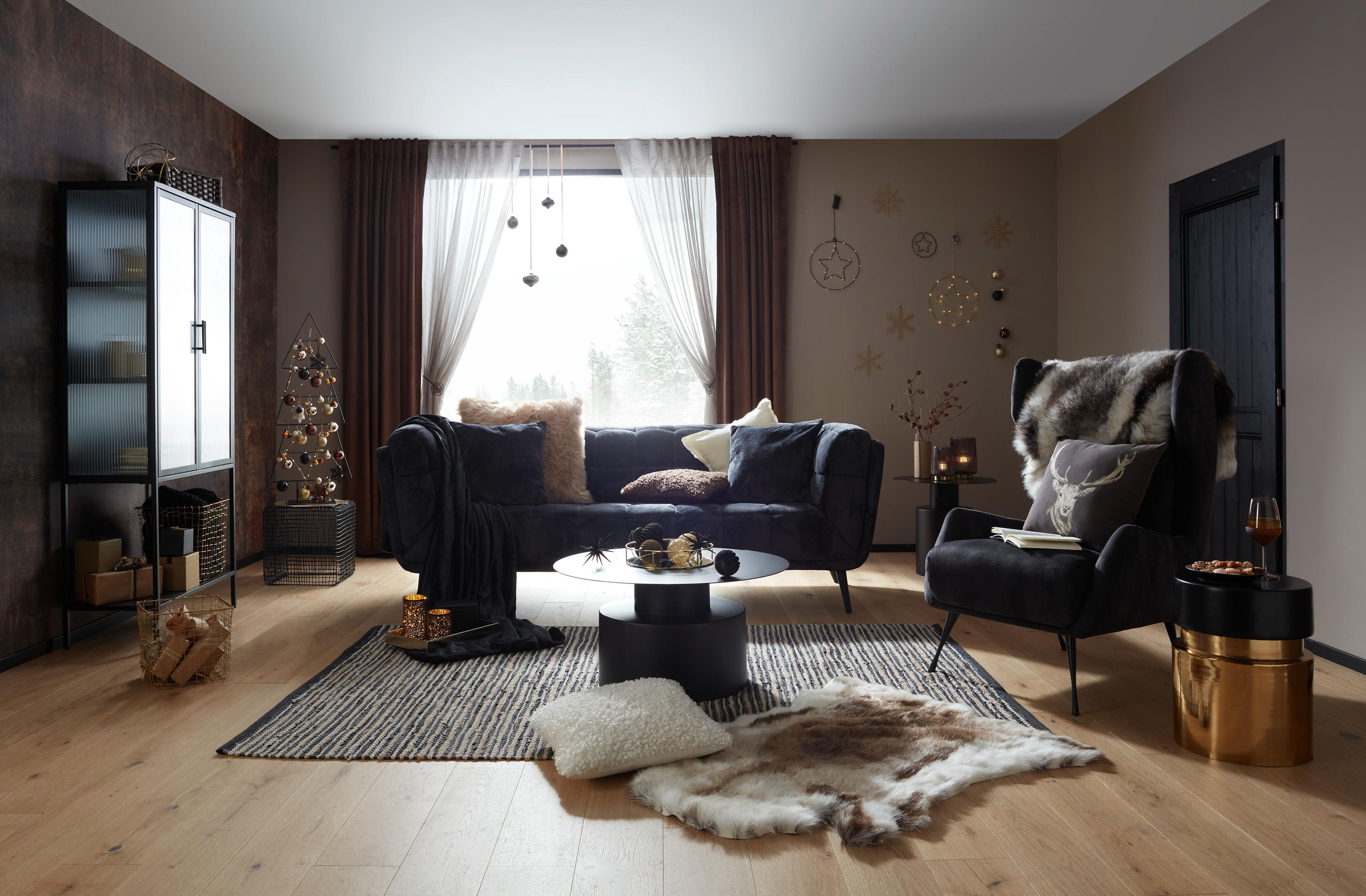 Salon z dodatami światecznymi