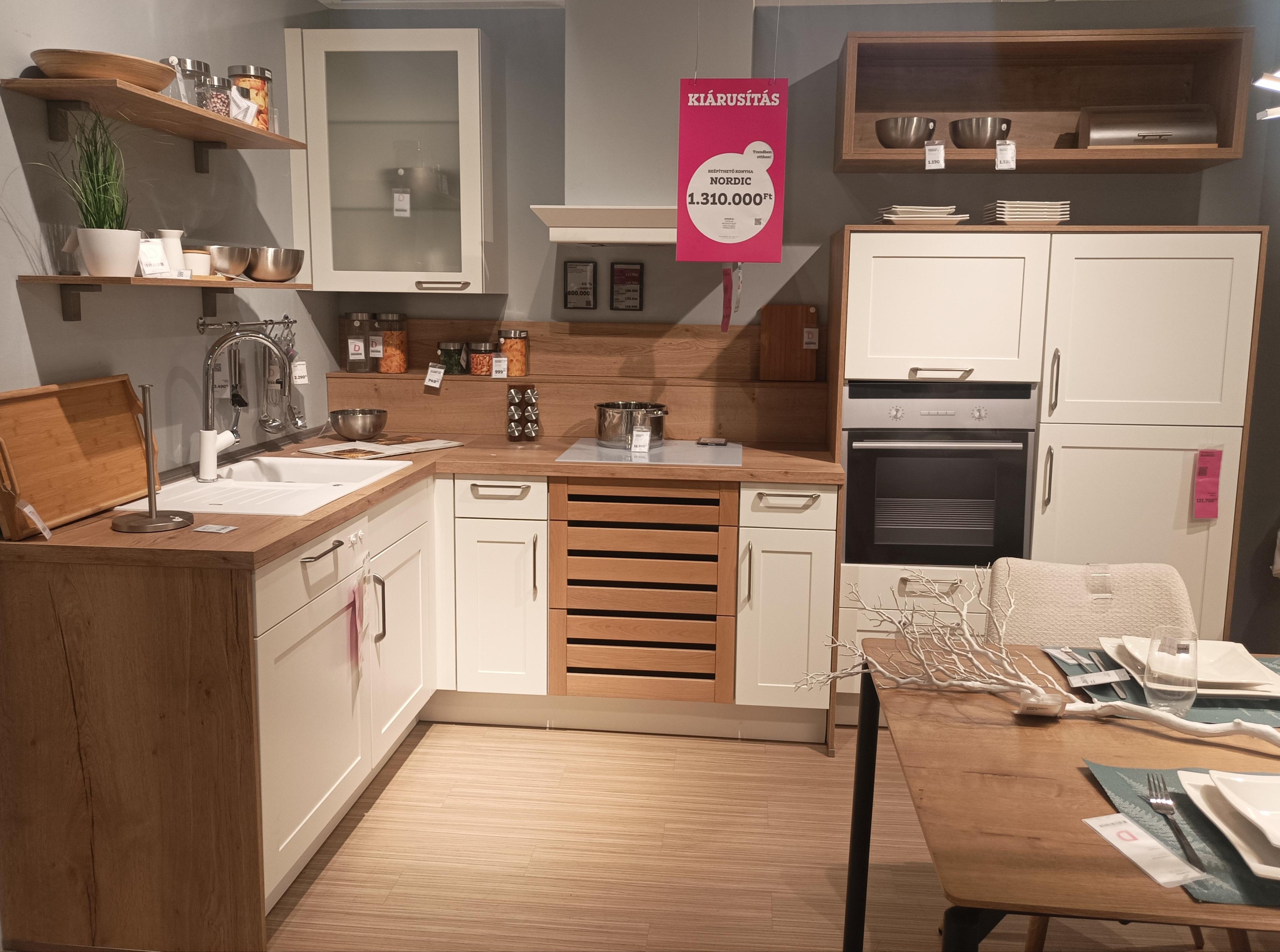 NORDIC KONYHA +GÉPEKKEL