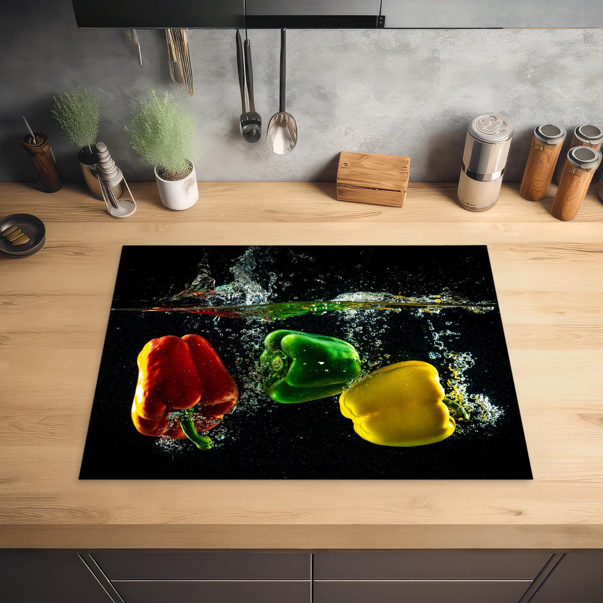HERDABDECKPLATTE Paprika - Gemüse - Wasser - Schwarz - Rot - Grün - Gelb Herdabdeckung Induktionsfeld 70x52 cm - Multicolor, Kunststoff (70/52/0.2cm) - MuchoWow