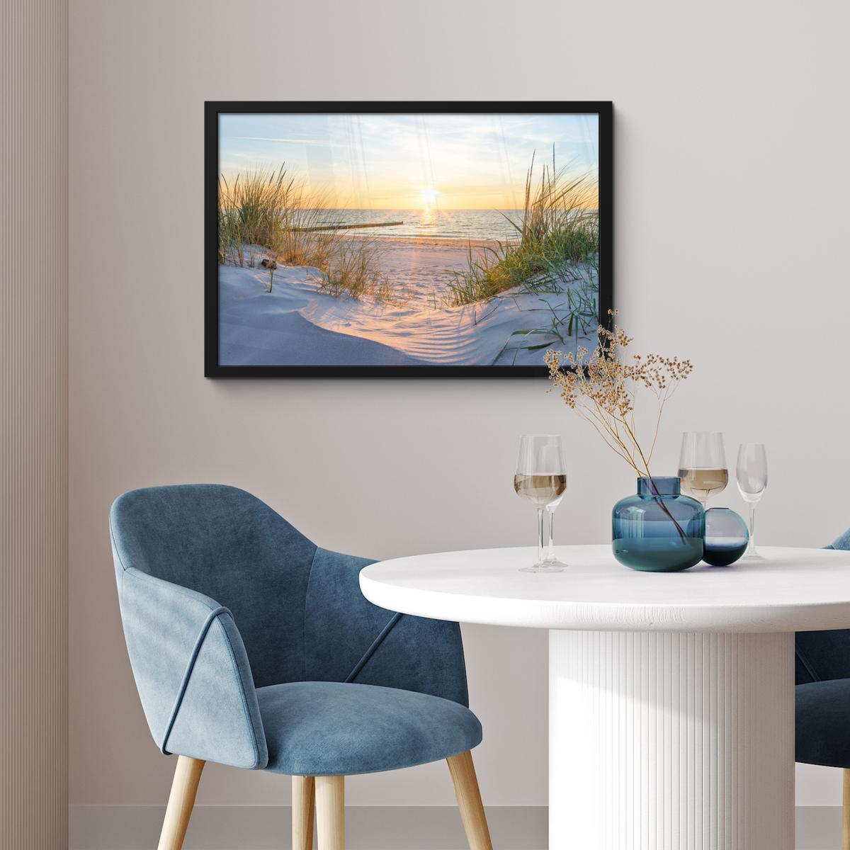 POSTER MIT RAHMENGERAHMTES BILD Strand - Sonne - Düne - Gras - Sand - Horizont 60x40 cm - Hellblau, Papier (60/40cm) - MuchoWow