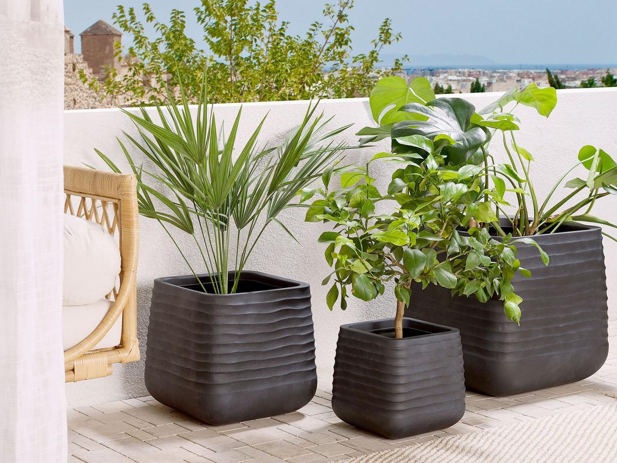 BLUMENTOPF schwarz quadratisch 50/50/49 cm Parikia - Schwarz, Naturmaterialien (49cm) - Beliani
