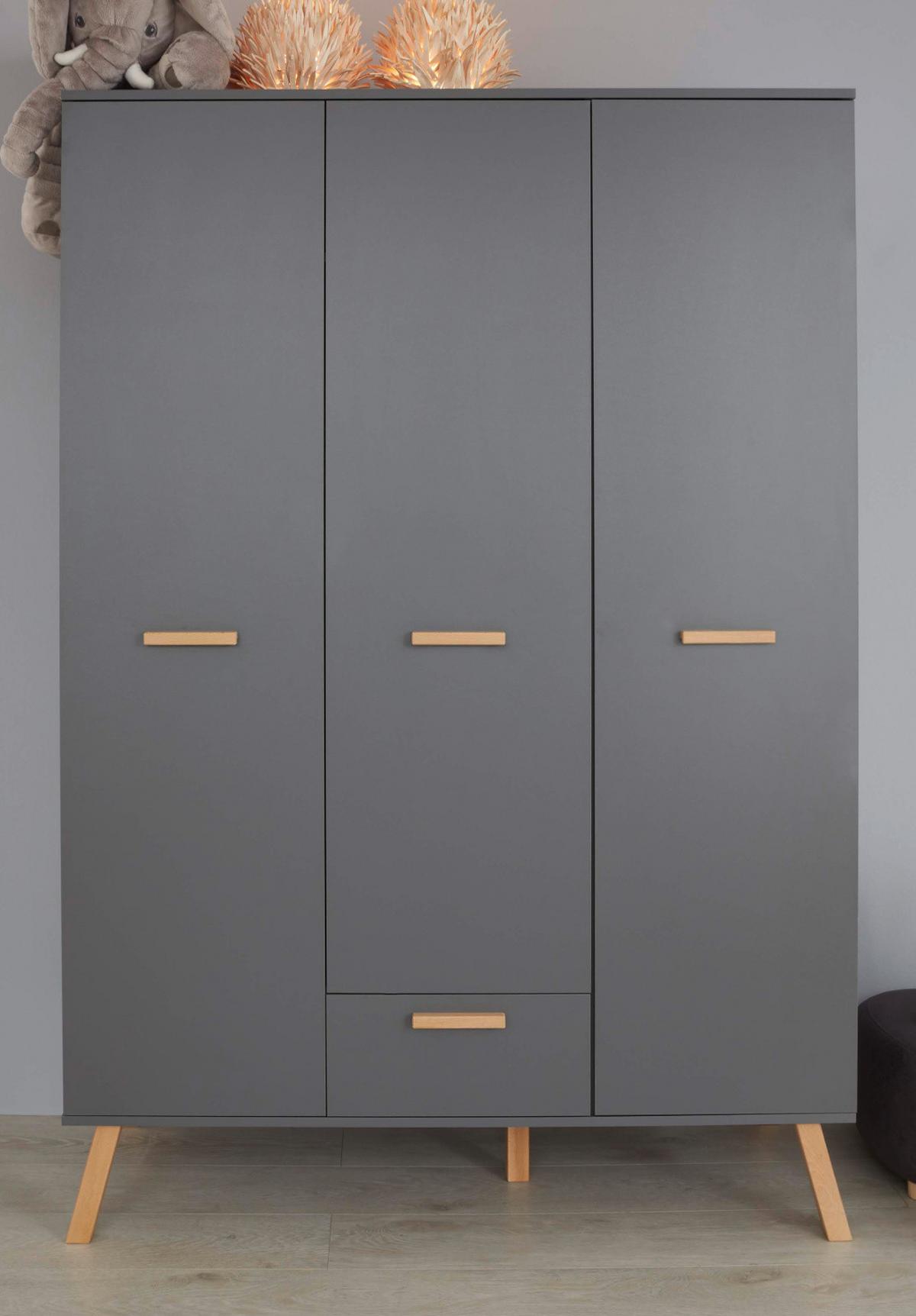 KLEIDERSCHRANK grau matt mit Buche massiv, 3-türig 130 x 190 cm für Baby- und Kinderzimmer - Eichefarben/Buchefarben, Holz/Holzwerkstoff (60/190/130cm) - Top.Furn