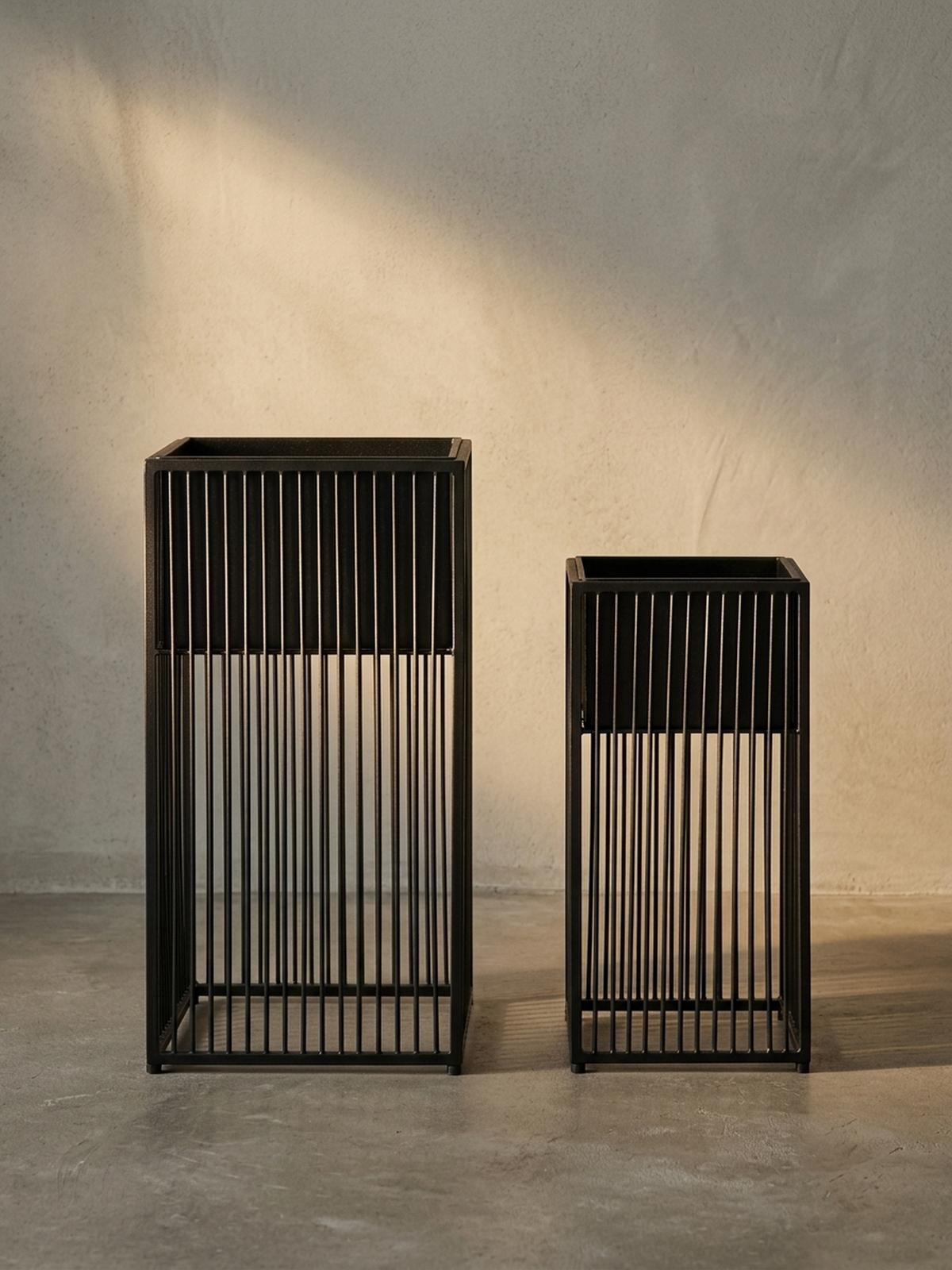 PFLANZKÜBEL 2er Set Metall Schwarz mit Gestell quadratisch - Schwarz, Metall (22/50cm) - KADIMA DESIGN