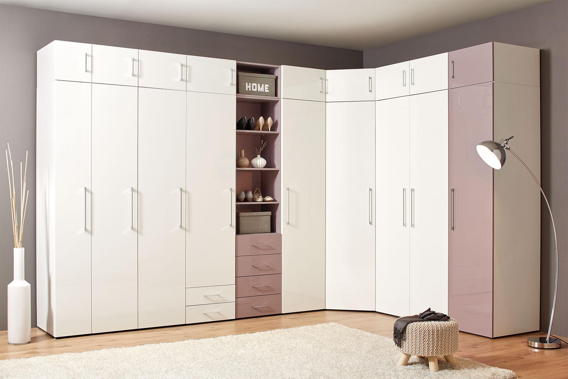 Begehbaren Kleiderschrank planen | Schrank- und Regalsysteme mömax