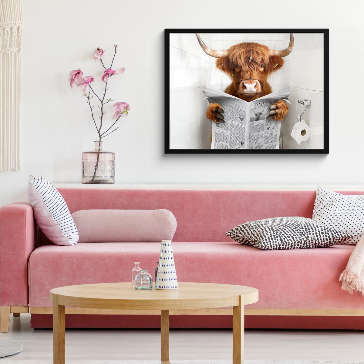 POSTER MIT RAHMENGERAHMTES BILD Schottischer Highlander - Tier - Zeitung - Toilette 80x60 cm - Kastanienfarben, Papier (80/60cm) - MuchoWow