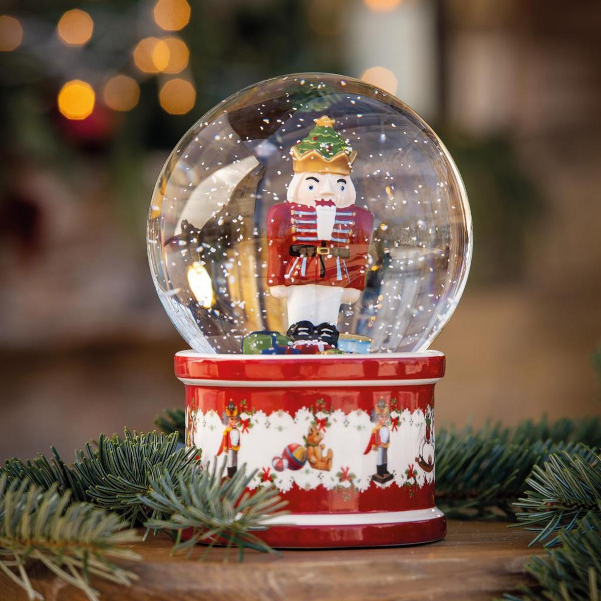 SCHNEEKUGEL NUSSKNACKER Christmas Toys bunt ø 13 cm - Multicolor, Keramik (13/17/13cm) - Villeroy & Boch