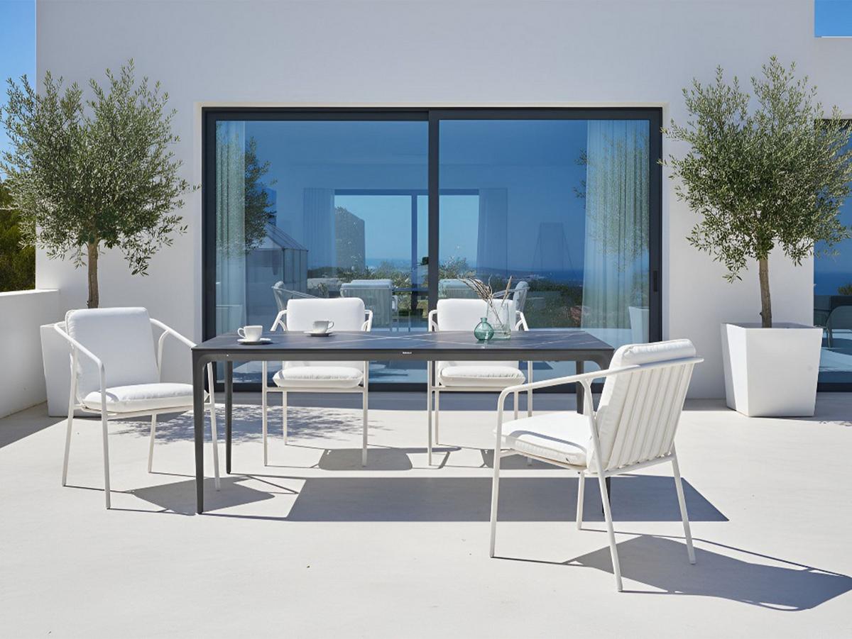 GARTENTISCH 180/90 cm Marmor Optik Schwarzer Marmor Sovareto - Dunkelgrau, Kunststoff (180/90/75cm) - Beliani