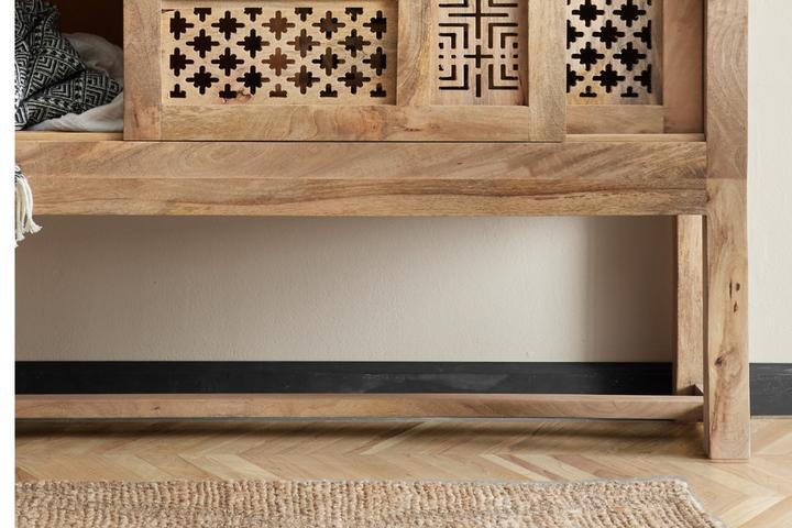 Highboard Echtholz Hellbraun Bodenfreiheit eckig