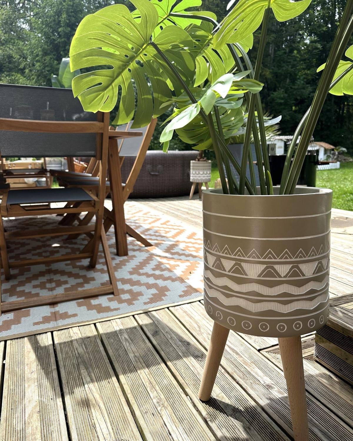 PFLANZENSTÄNDER beige mit Holzbeinen 55 cm Milina - Hellbraun/Beige, Stein (55cm) - Beliani