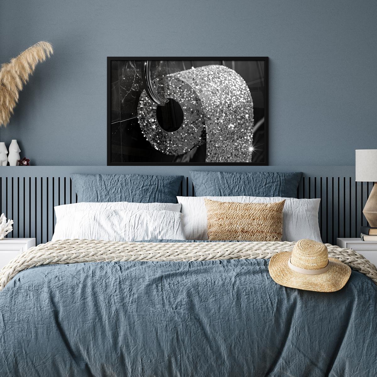 POSTER MIT RAHMENGERAHMTES BILD WC - Toilettenpapier - Schwarz und weiß - Glitter 90x60 cm - Silberfarben, Papier (90/60cm) - MuchoWow