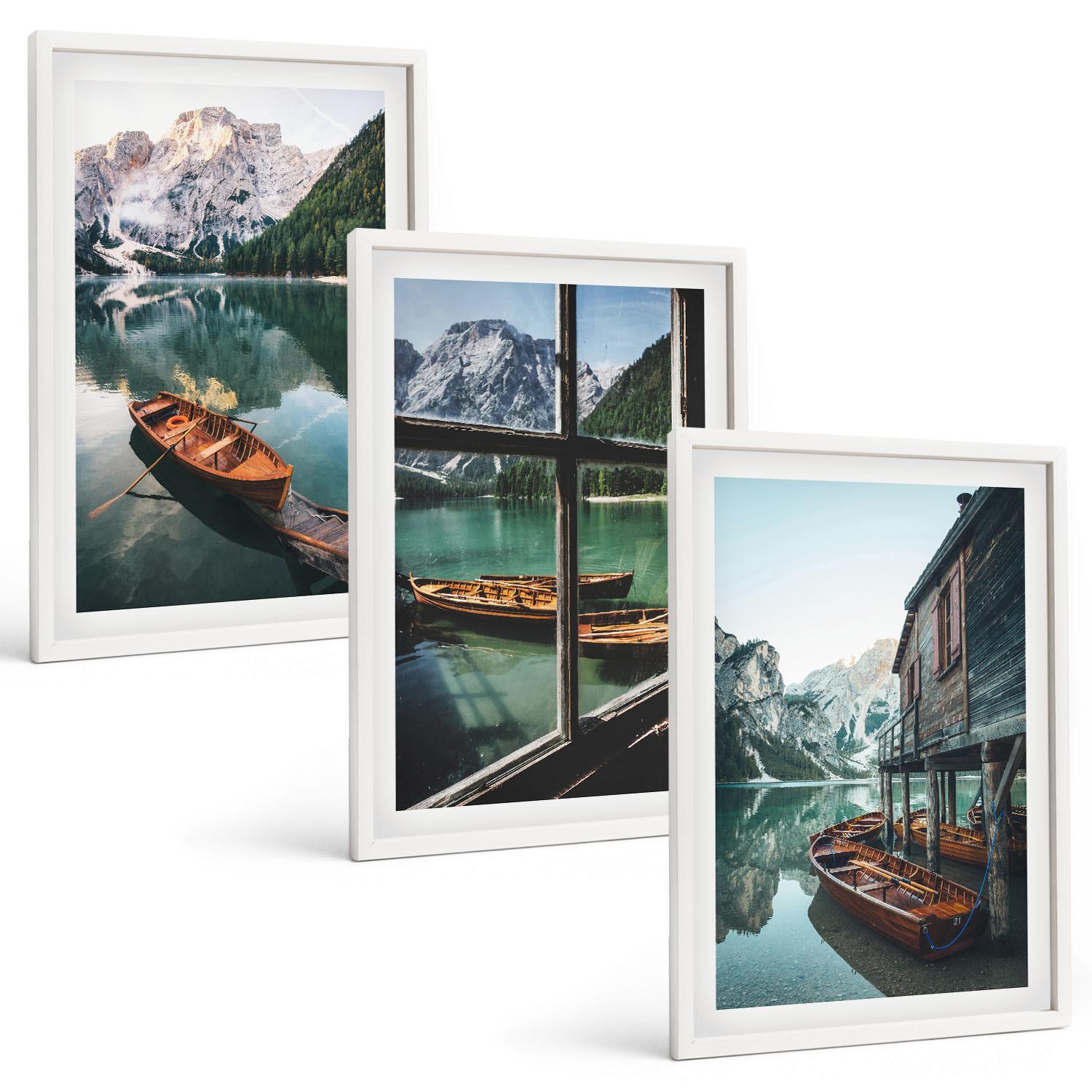 BILDER SET 3er Set - 40x60 cm Weißer Rahmen - Bootshaus am Bergsee - Weiß, Kunststoff (40/60cm) - TULUP