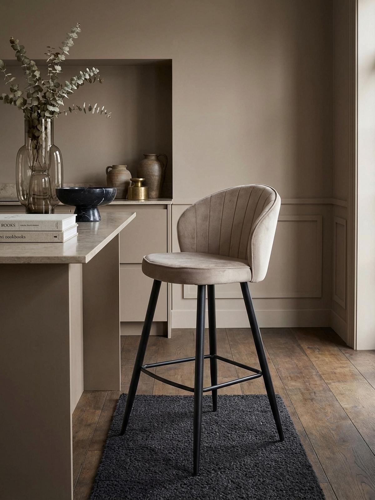 BARHOCKER Samt Metallbeine Skandi-Stil ADIGE, Beige 56x53x103 cm - Beige/Schwarz, Textil/Metall (56/103/53cm) - KADIMA DESIGN