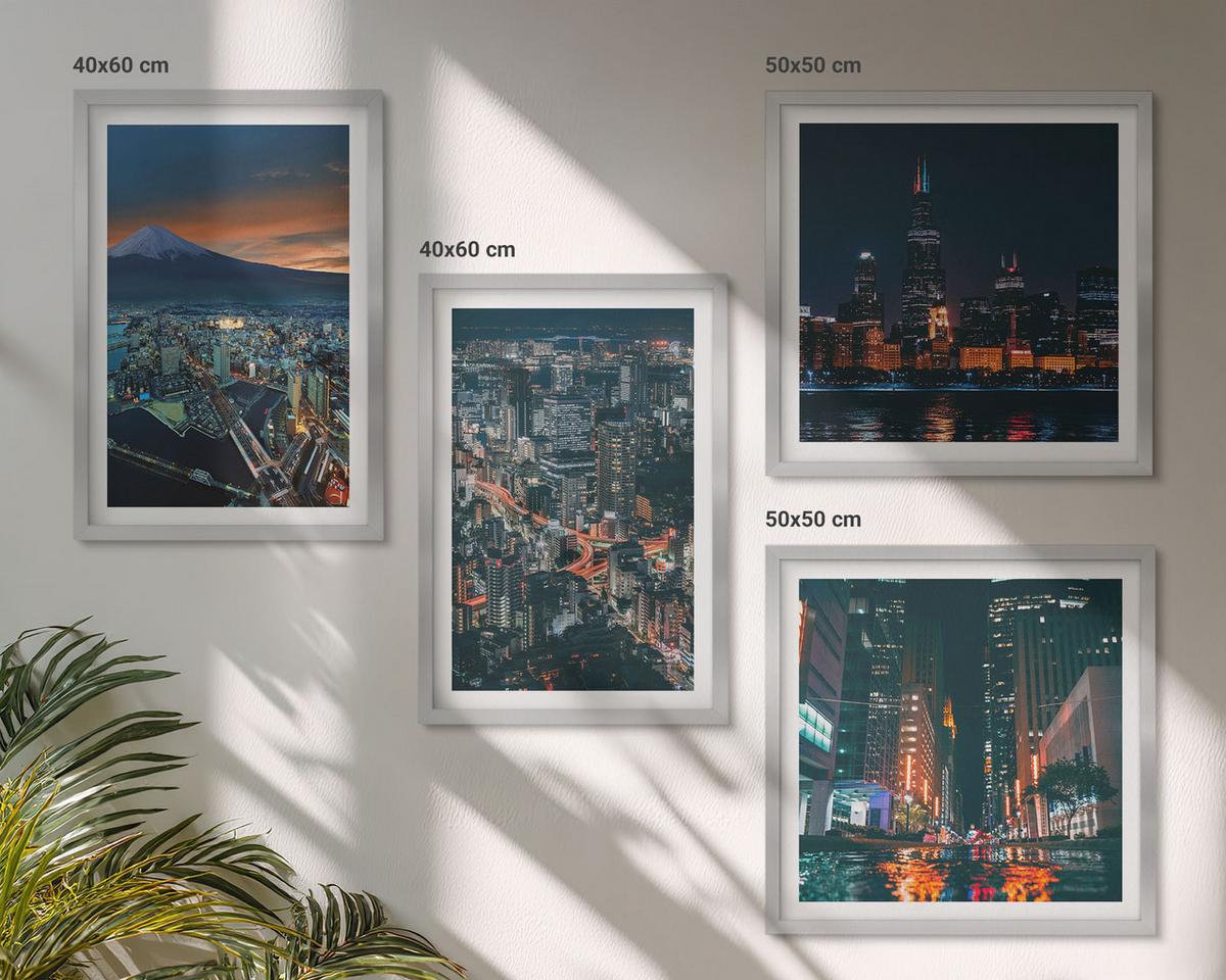 BILDER SET 4er Set - 50x50 cm & 40x60 cm Silberner Rahmen - Bergpanorama der Stadt bei Nacht - Silberfarben, Kunststoff (50/50cm) - TULUP