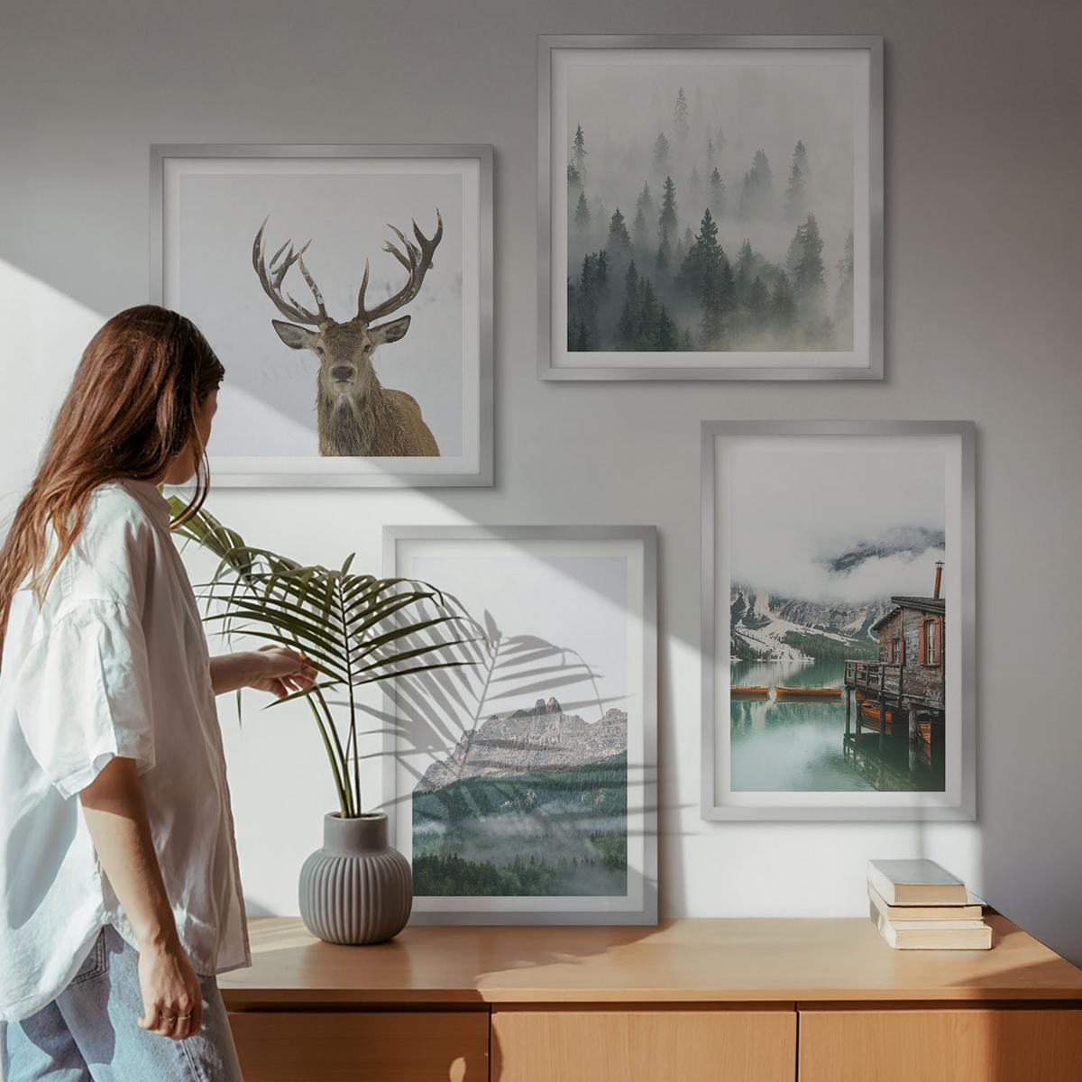 BILDER SET 4er Set - 50x50 cm & 40x60 cm Silberner Rahmen - Berge, See, Hirsche, Hütte, Nebel - Silberfarben, Kunststoff (50/50cm) - TULUP