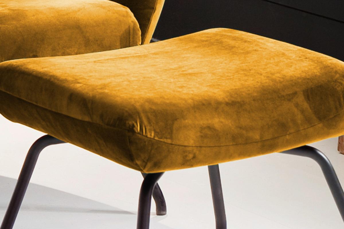 HOCKER LOTTE Gelb Velvet - Currygelb, Textil/Metall (57/44/52cm) - KAWOLA