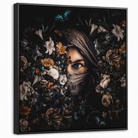 LEINWAND Bilder mit Rahmen - Frau - Luxus - Blumen - Schmetterling - Porträt - 50x50 - Schwarz, Textil (50/50cm) - MuchoWow
