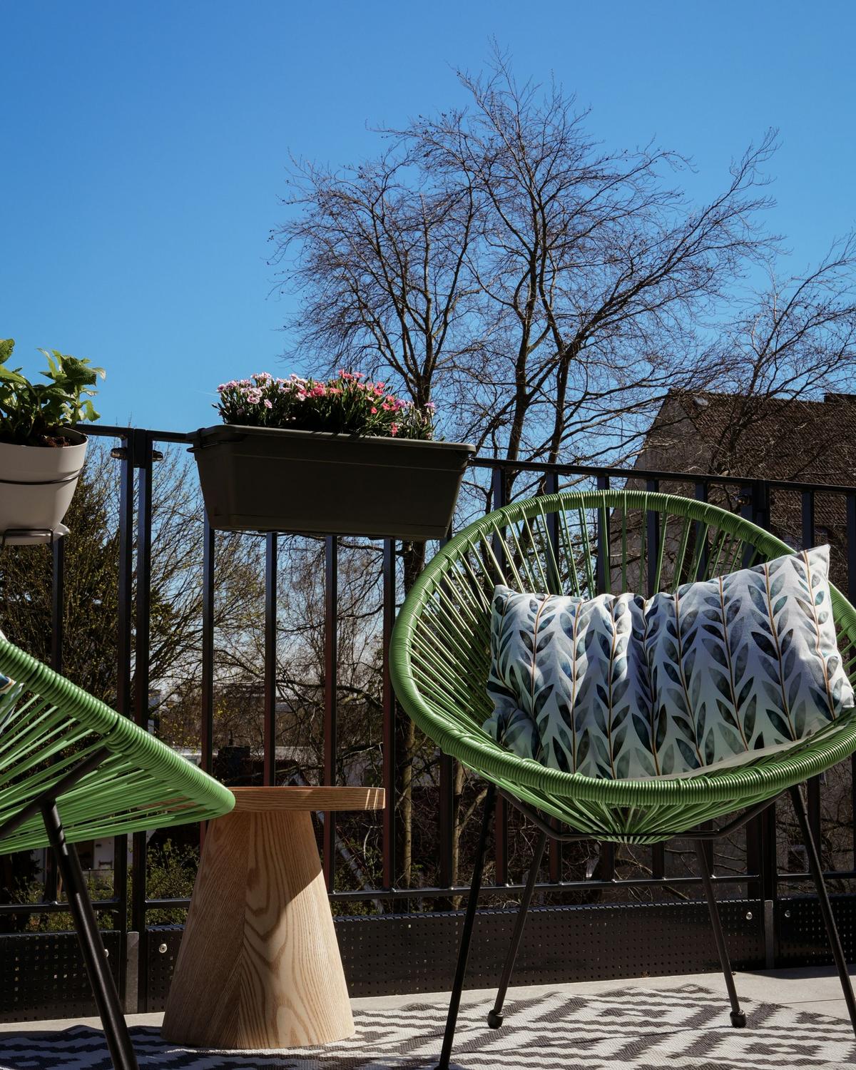 GARTENKISSEN 2er-Set Blattmotiv weiß/grün 40/60 cm Loano - Weiß, Textil (40/60cm) - Beliani