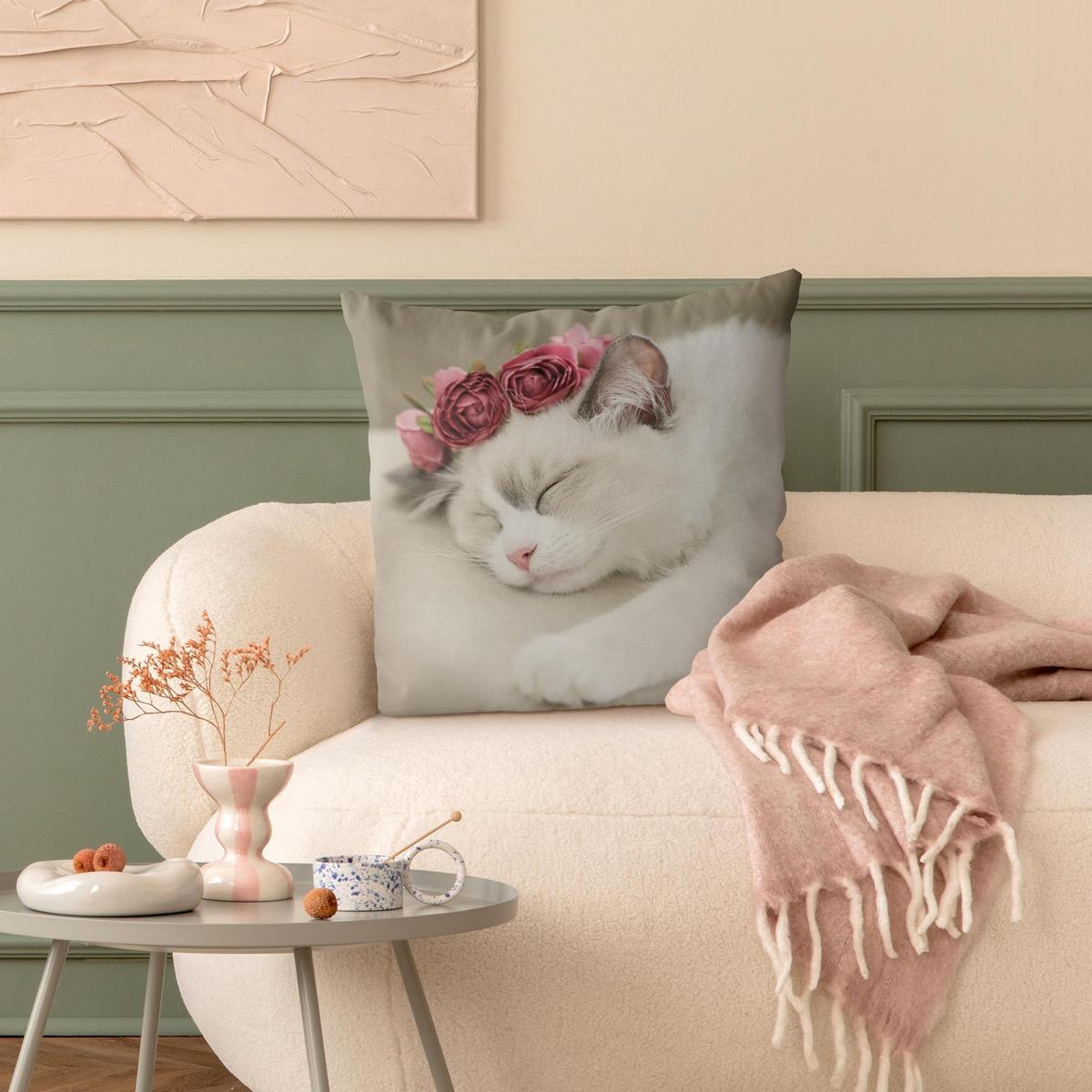 KISSENBEZUG Schlafende Katze mit Rosen 50/50 cm - Weiß, Textil (50/50cm) - Bilderwelten