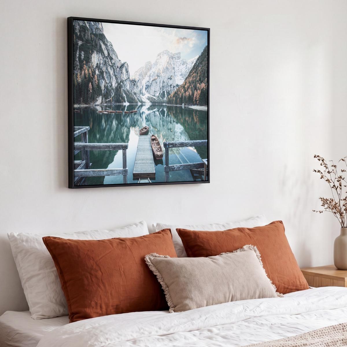 LEINWAND Bilder mit Rahmen - Natur - Berge - Schnee - Wald - Boot - 50x50 - Hellgrün, Textil (50/50cm) - MuchoWow