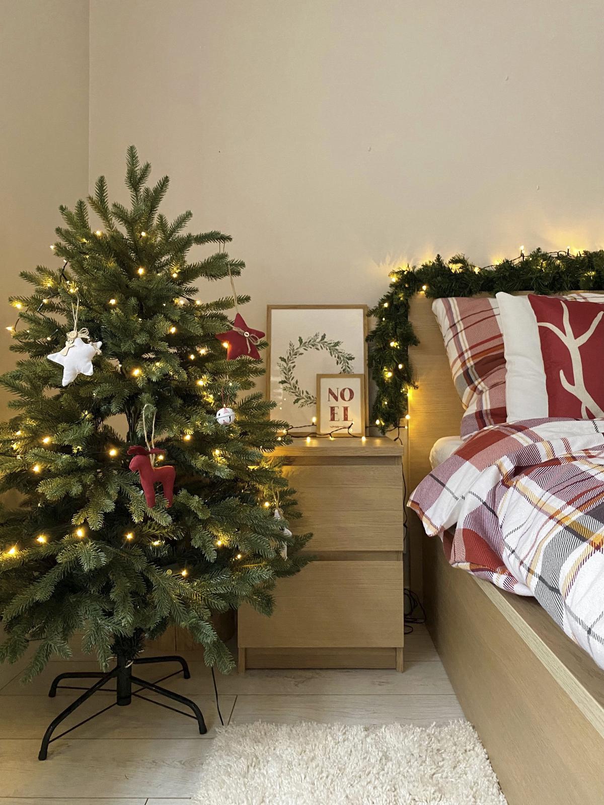 WEIHNACHTSBAUM 120 cm Grün Huxley - Grün, Kunststoff (120cm) - Beliani
