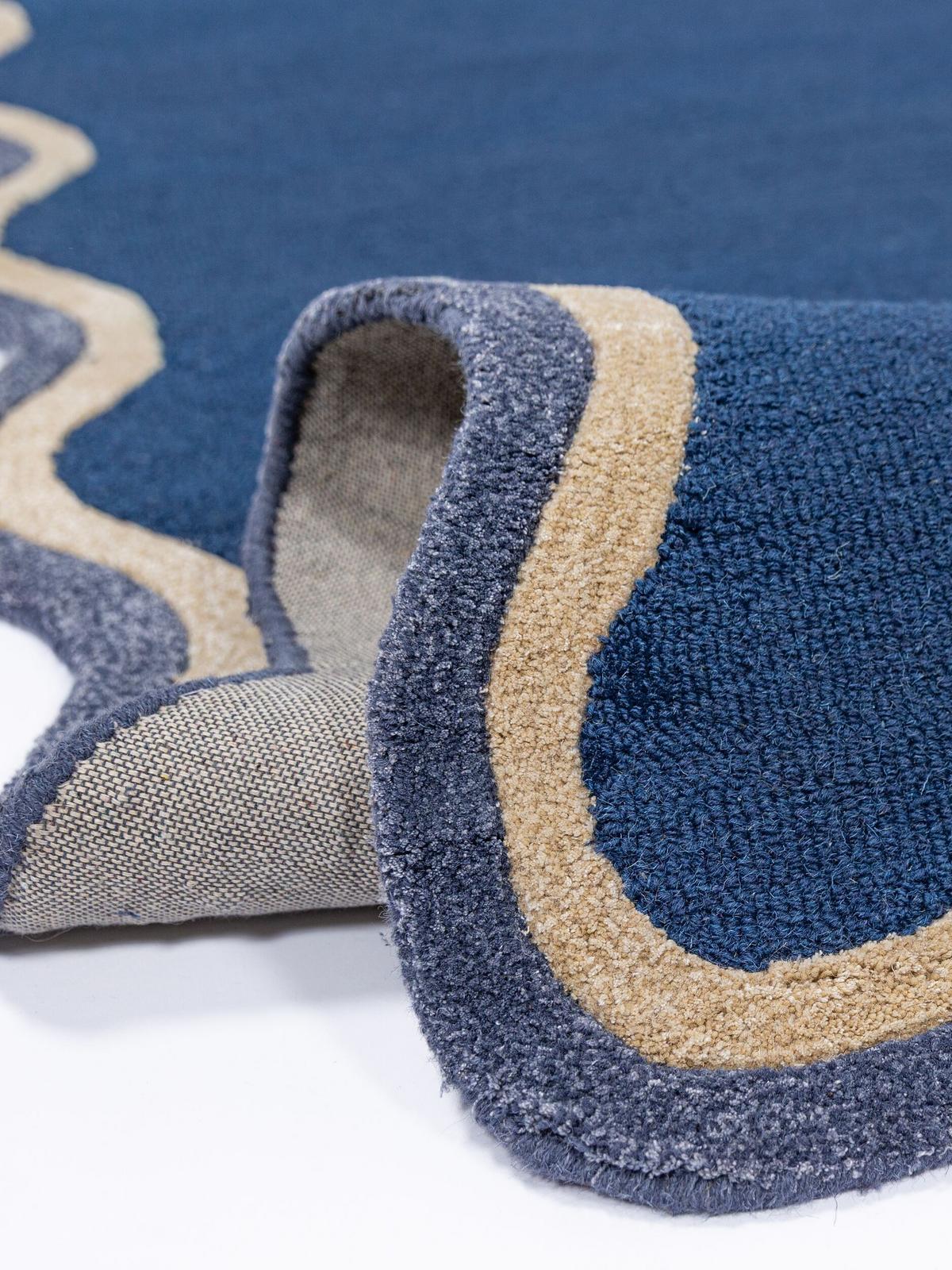 TEPPICH aus Wolle, handgetuftet, ALHAM, in Marineblau, Wellenbordüre, 160 x 230 cm - Blau, Textil (160/230cm) - KADIMA DESIGN