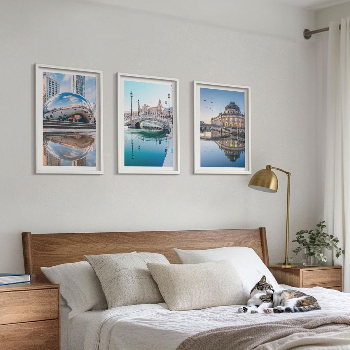 BILDER SET 3er Set - 40x60 cm Weißer Rahmen - Architektur von Städten am Wasser - Weiß, Kunststoff (40/60cm) - TULUP