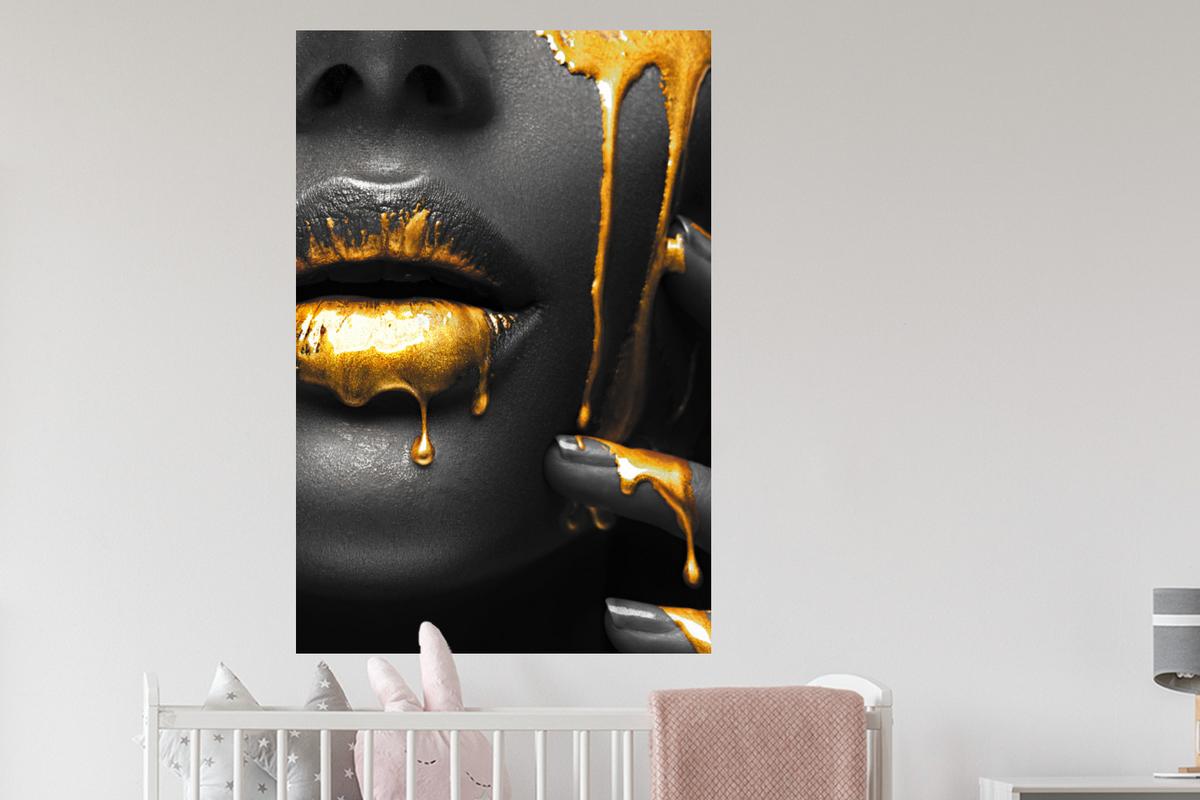 WANDTATTOO Frau - Schwarz - Gold - Gesicht - Lippen Wandaufkleber 80x120 cm - Goldfarben, Kunststoff (80/120/0.1cm) - MuchoWow