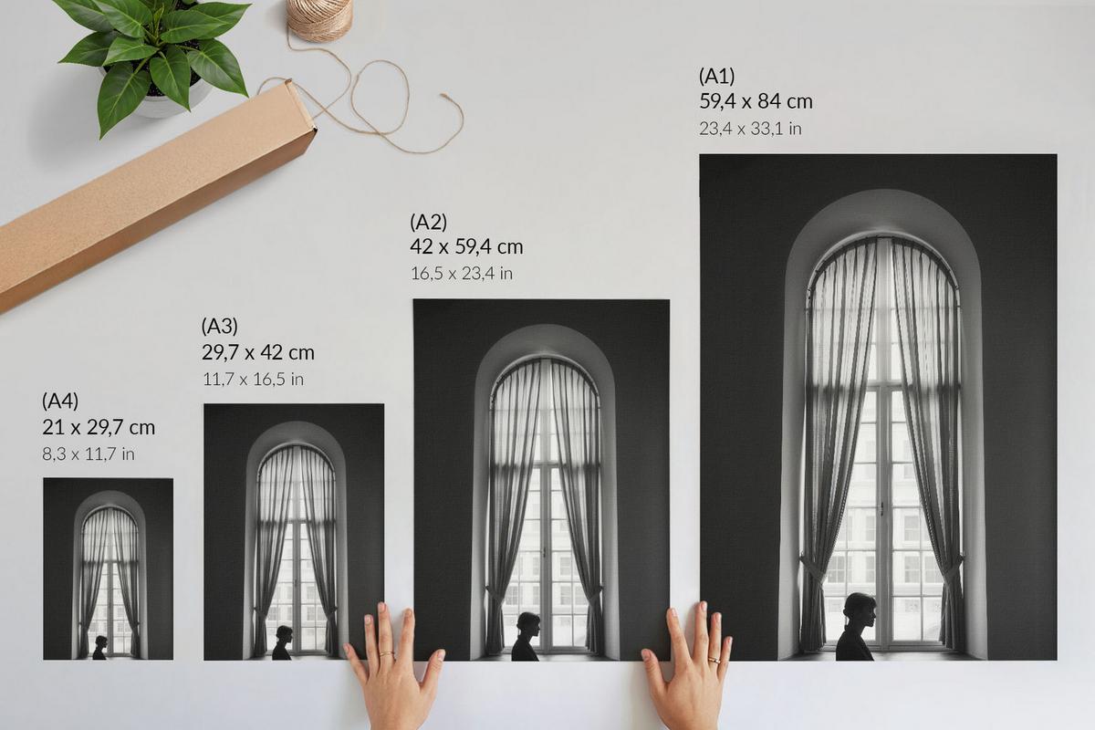 POSTER - 21x29 cm - Iris van Dijk - Vintage-Fenster - Schwarz, Textil (21/29.7/0.1cm) - TULUP