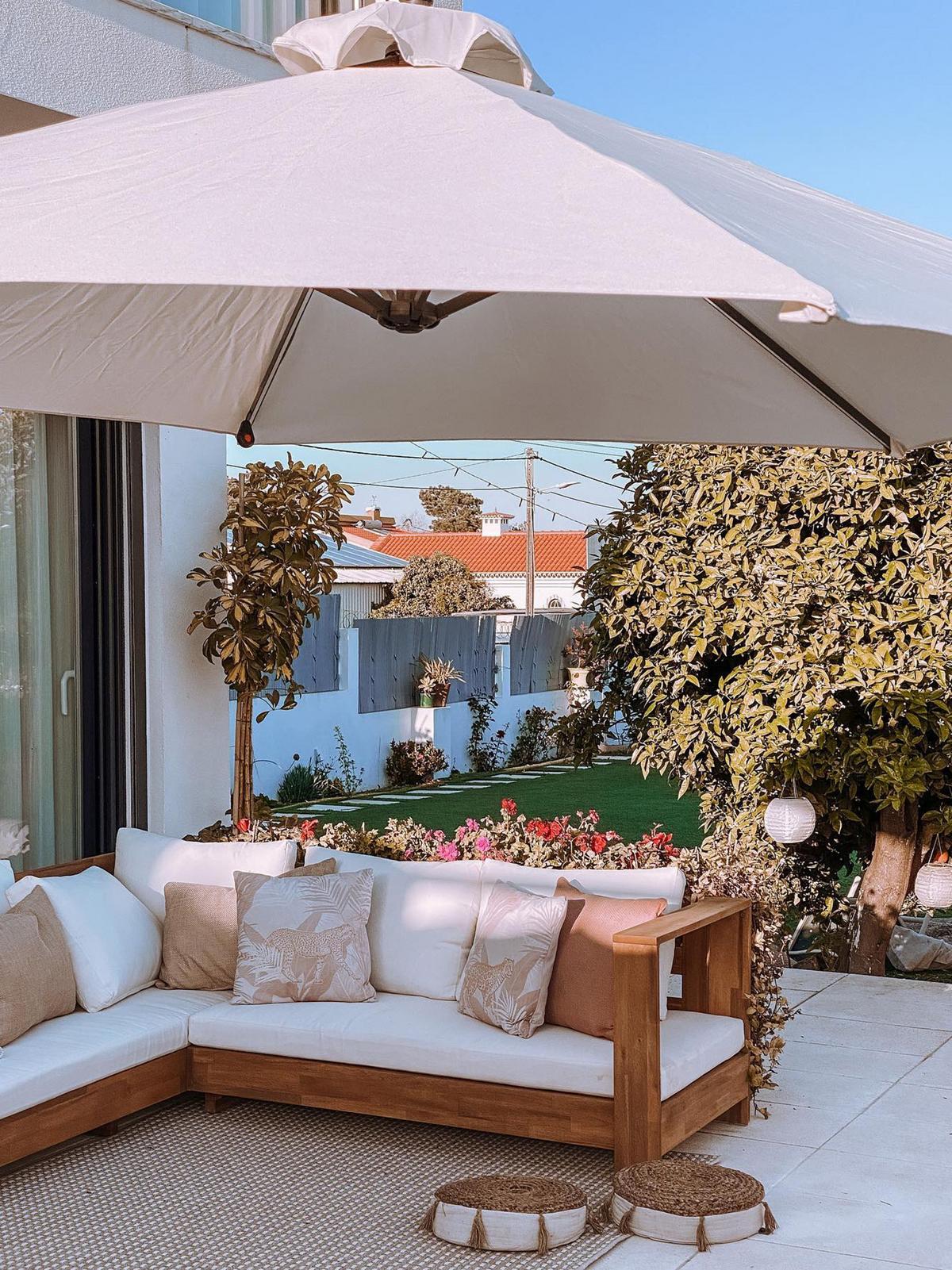 SONNENSCHIRM LED Solar Beleuchtung beige 285 cm Corval - Beige/Grau, Textil (285/285cm) - Beliani