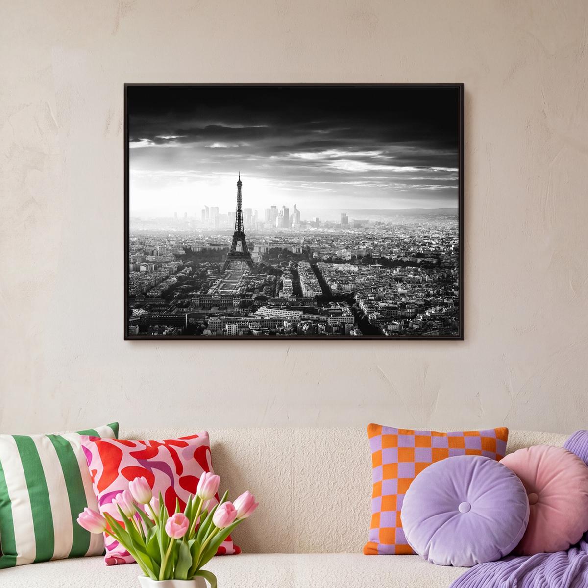 LEINWAND Bilder mit Rahmen - Paris - Skyline - Eiffelturm - Stadt - Wolken - 80x60 - Dunkelgrau, Textil (80/60cm) - MuchoWow